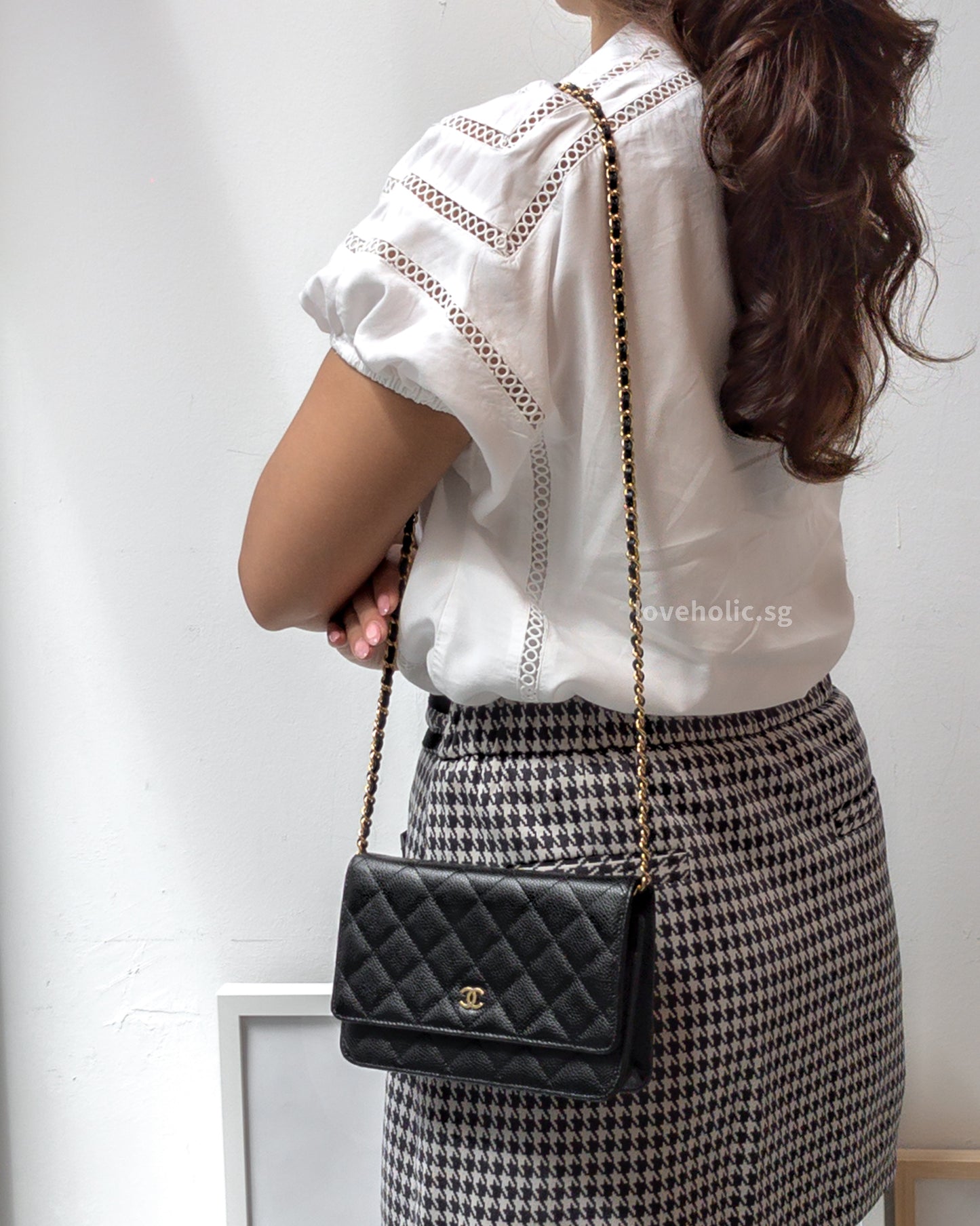 Chanel Wallet On Chain Black Caviar Gold Hardware-modelshots