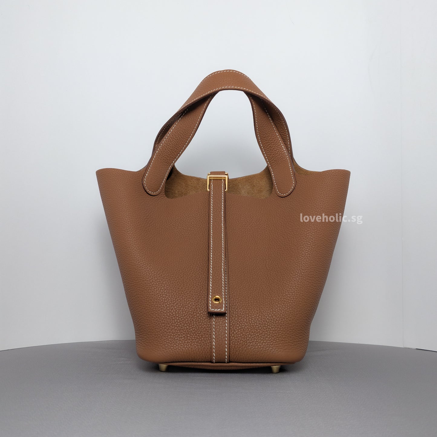 Hermes Picotin Lock 18 Gold Taurillon Clemence Gold Hardware-whitebackground