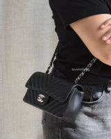 Classic Flap Chevron Mini Rectangle | 17S Black Caviar Silver Hardware
