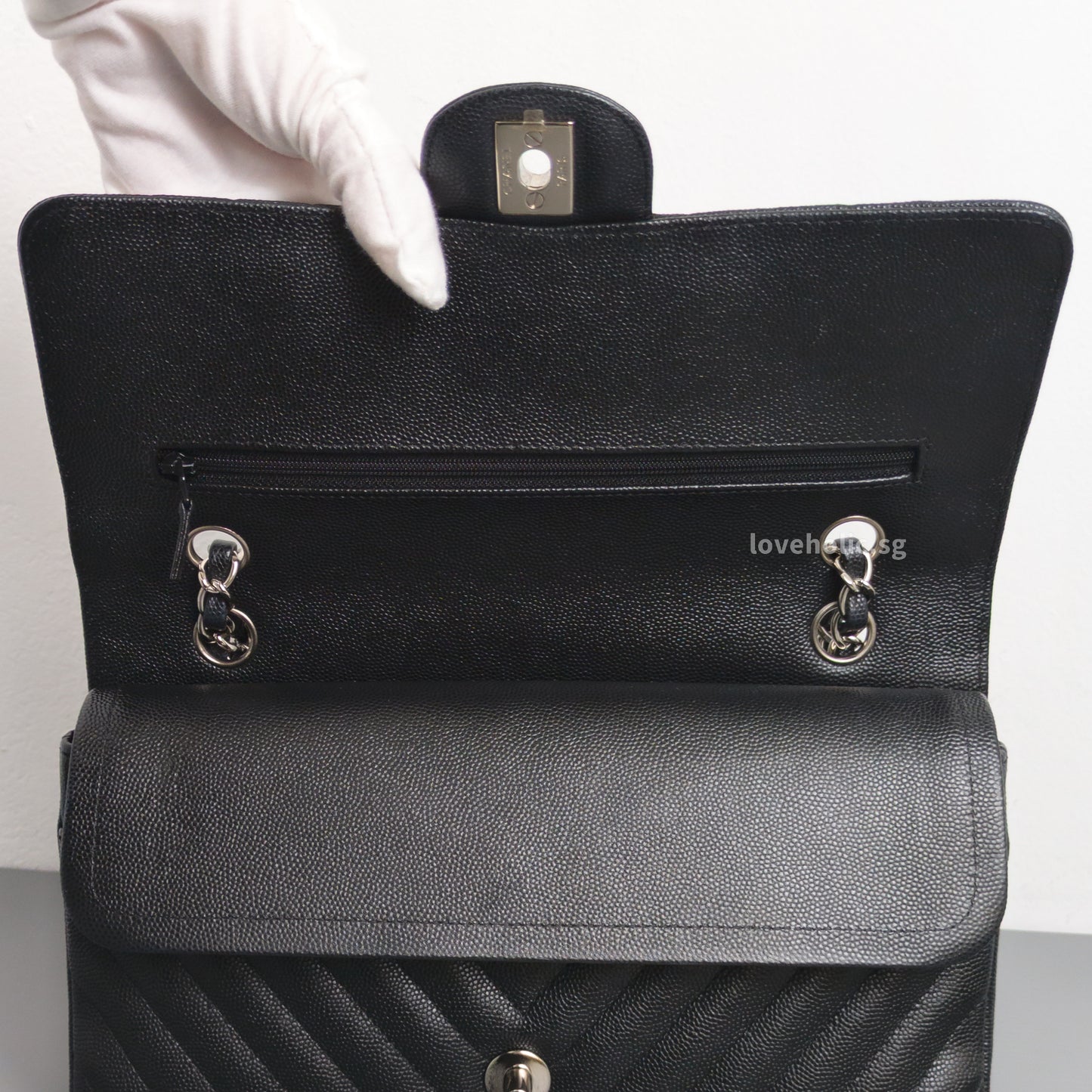 Chanel Classic Flap Chevron Medium | Black Caviar Silver Hardware-details