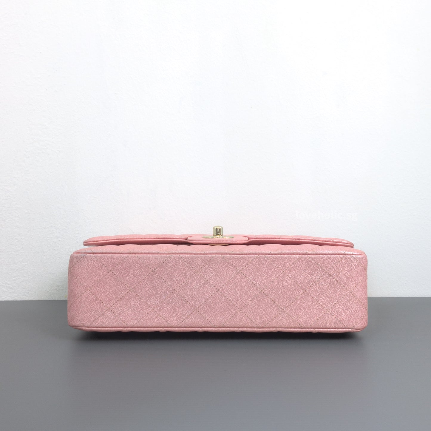Chanel Classic Flap Medium | 19S Iridescent Sakura Pink Caviar Gold Hardware-details