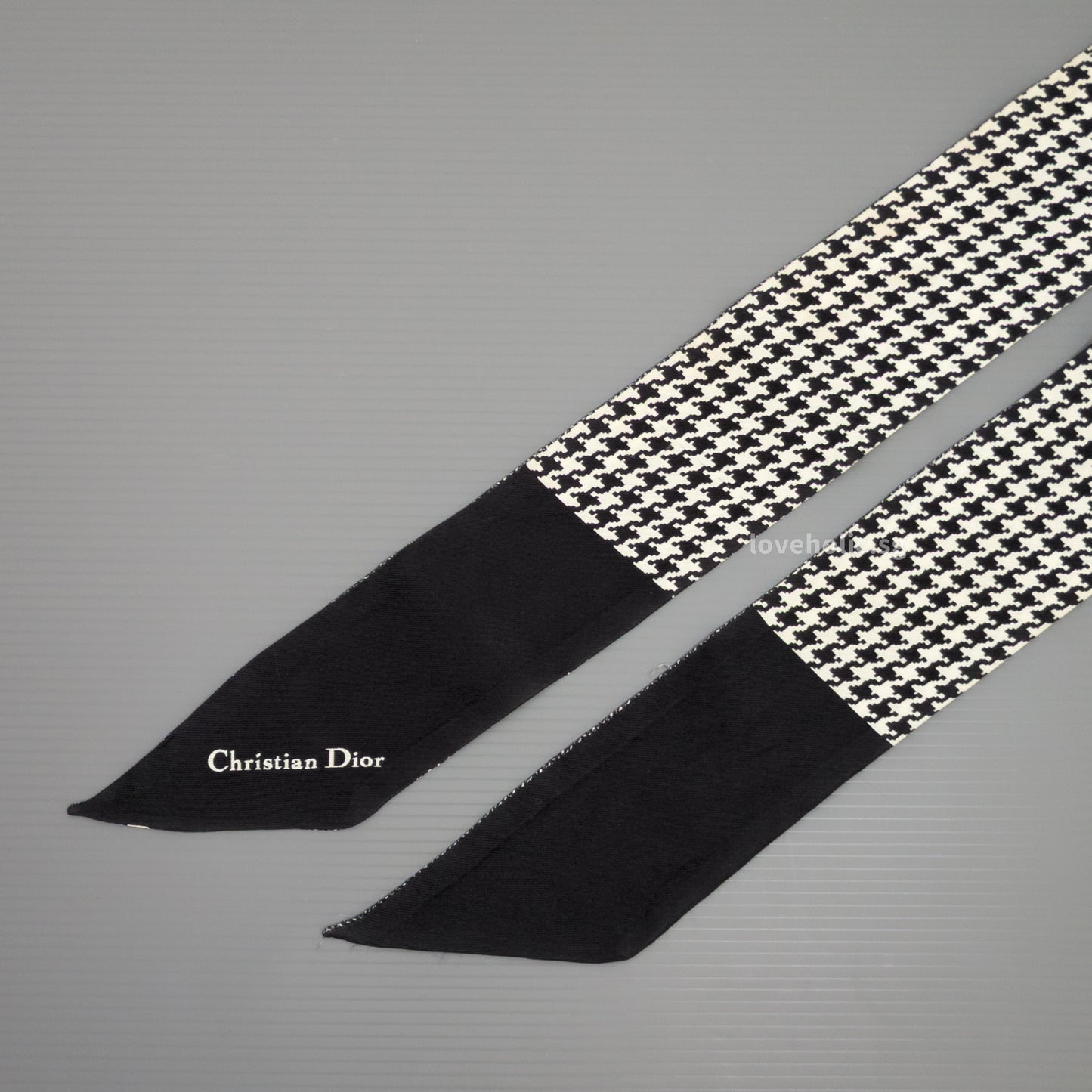 Dior 30 Montaigne Mitzah Scarf | Black and White Silk Twill -back