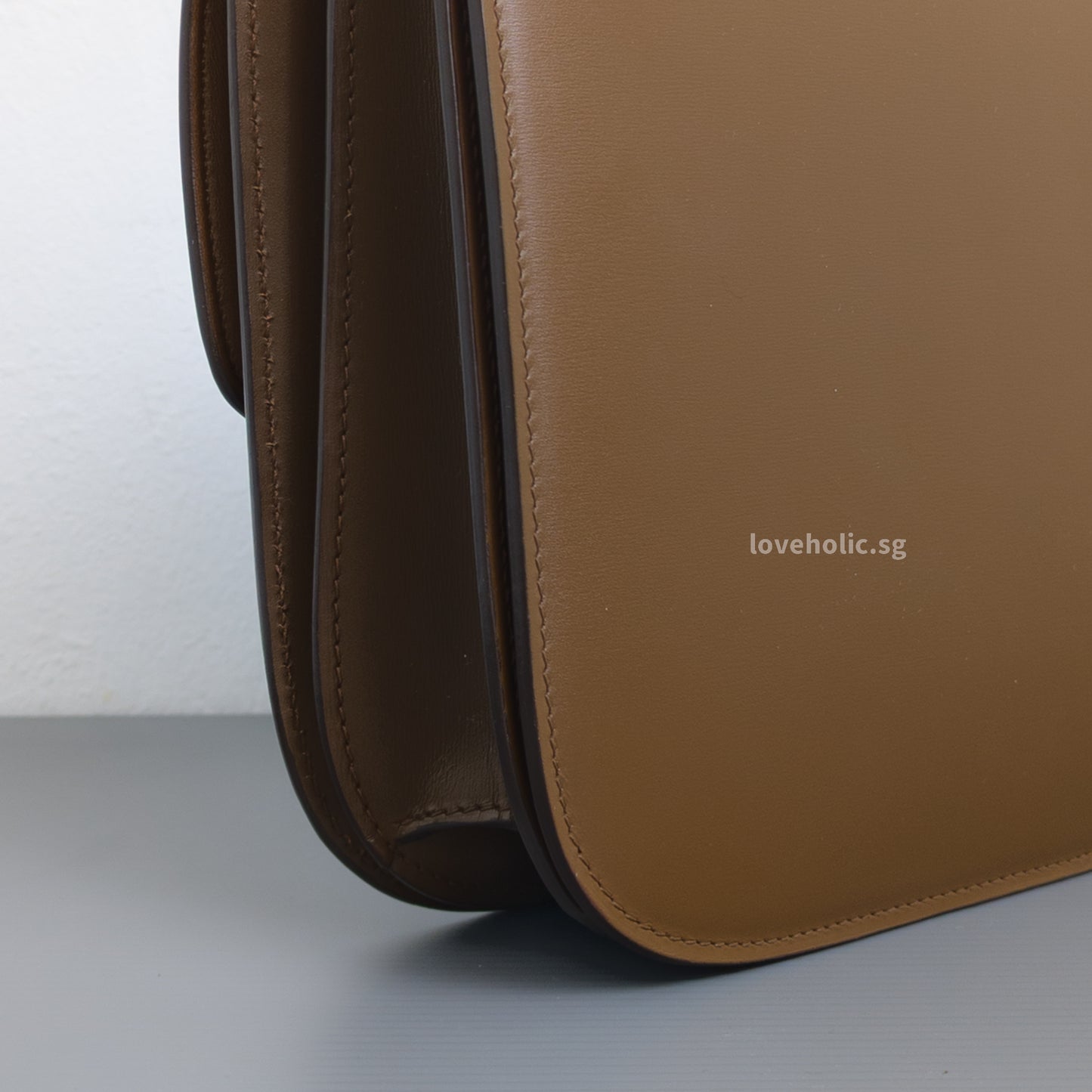 Celine Box Medium | Camel Calfskin Gold Hardware-details