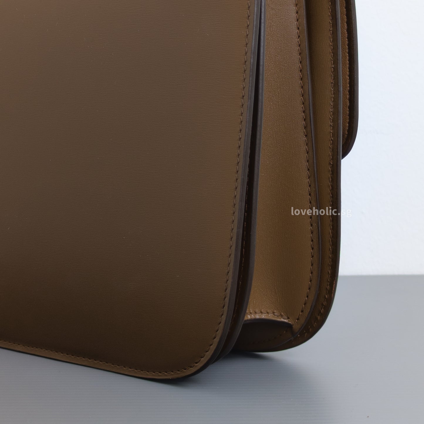 Celine Box Medium | Camel Calfskin Gold Hardware-details