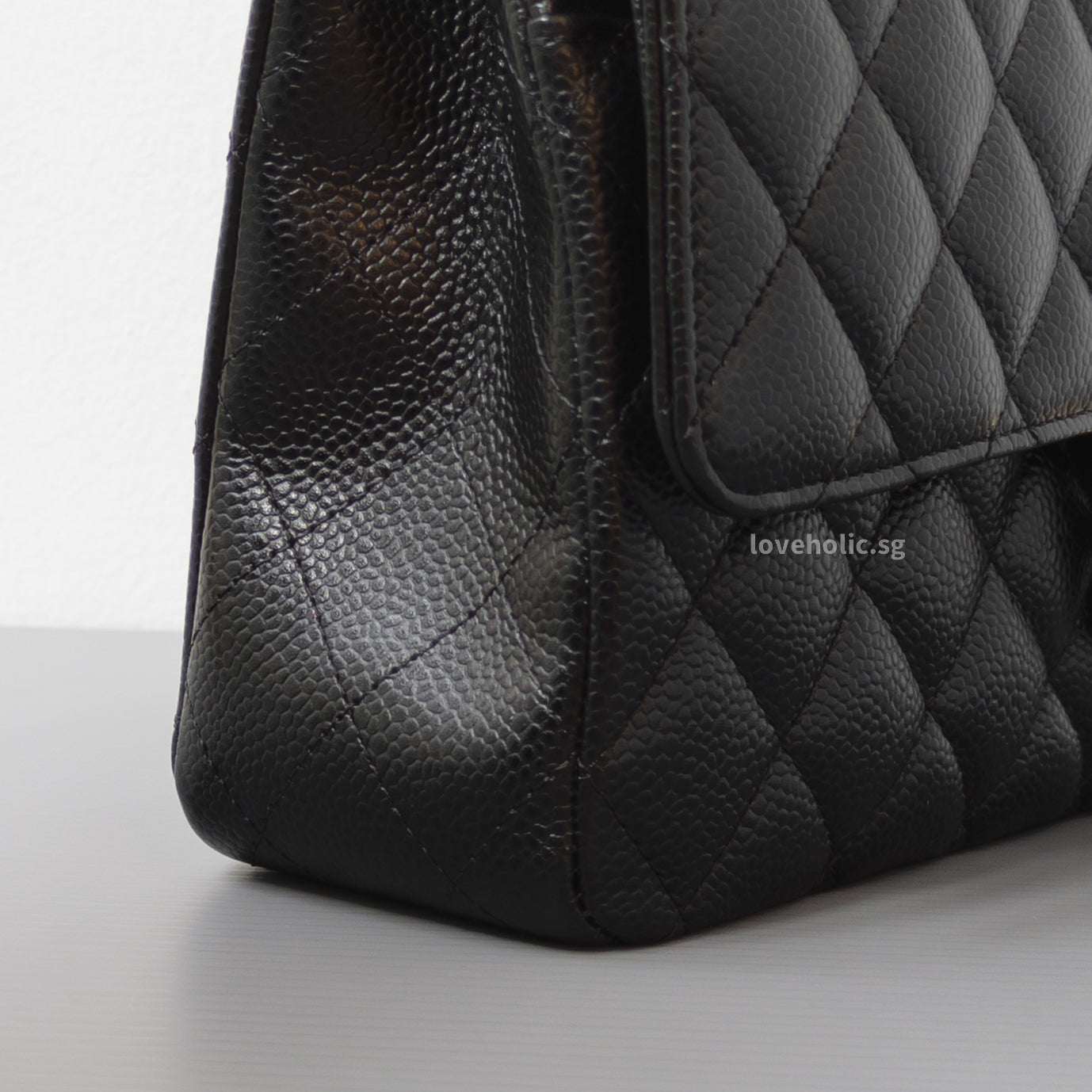 Chanel Classic Flap Medium | Black Caviar Gold Hardware-details