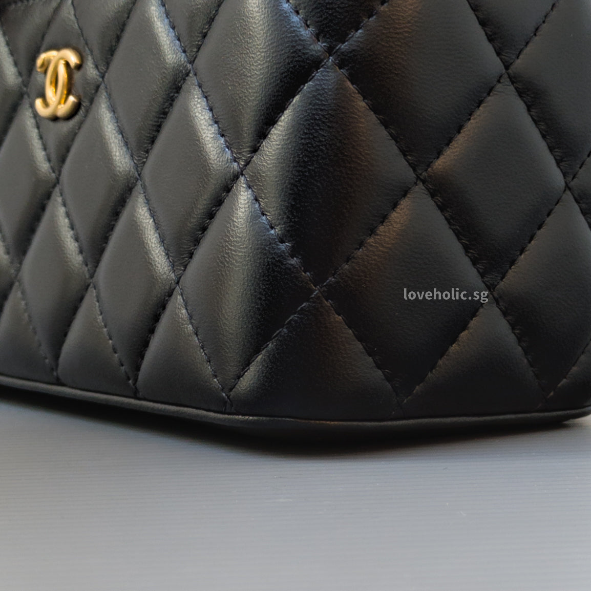 Chanel Pearl Crush Vanity Bag on Chain 22B Black Lambskin Gold Hardware-details