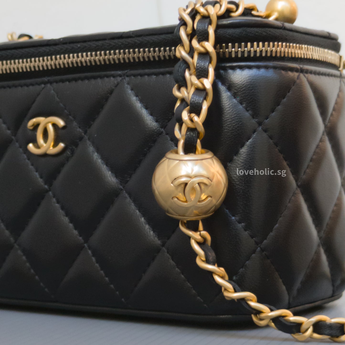 Chanel Pearl Crush Vanity Bag on Chain 22B Black Lambskin Gold Hardware-details