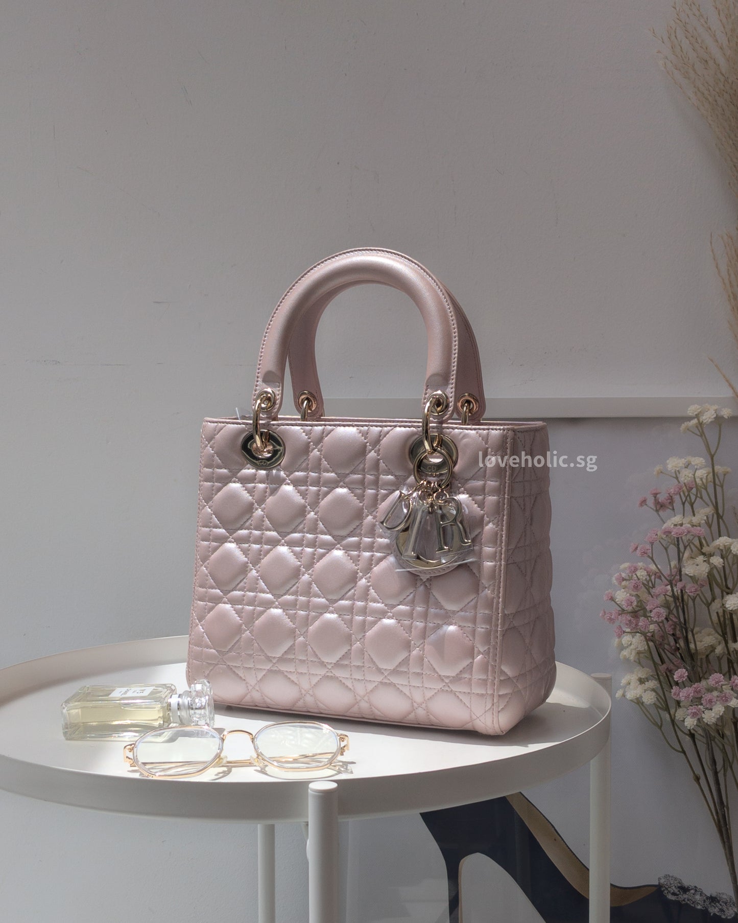 Dior Lady Dior Medium | Pearlescent Lotus Pink Lambskin Light Gold Hardware-front