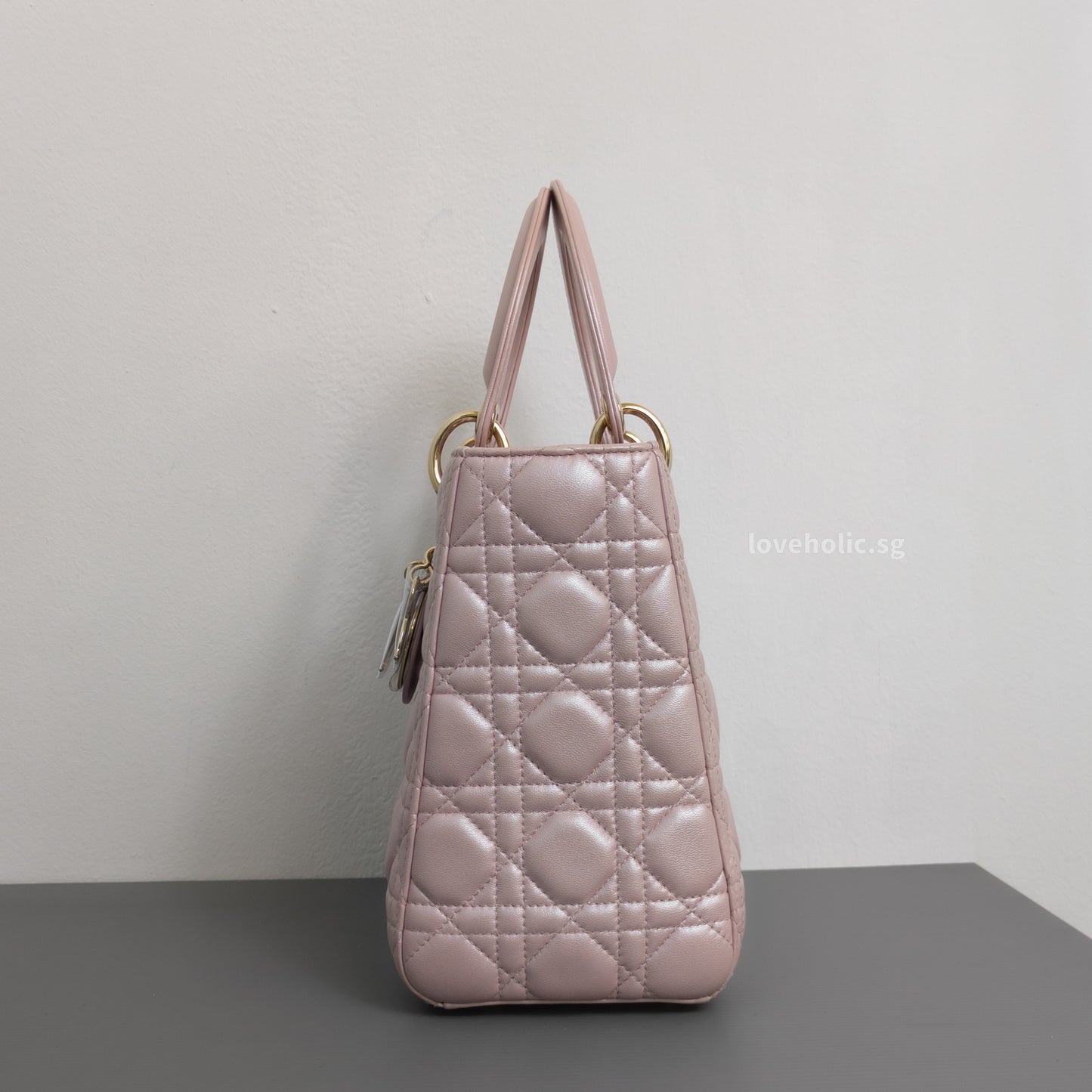 Dior Lady Dior Medium | Pearlescent Lotus Pink Lambskin Light Gold Hardware-details