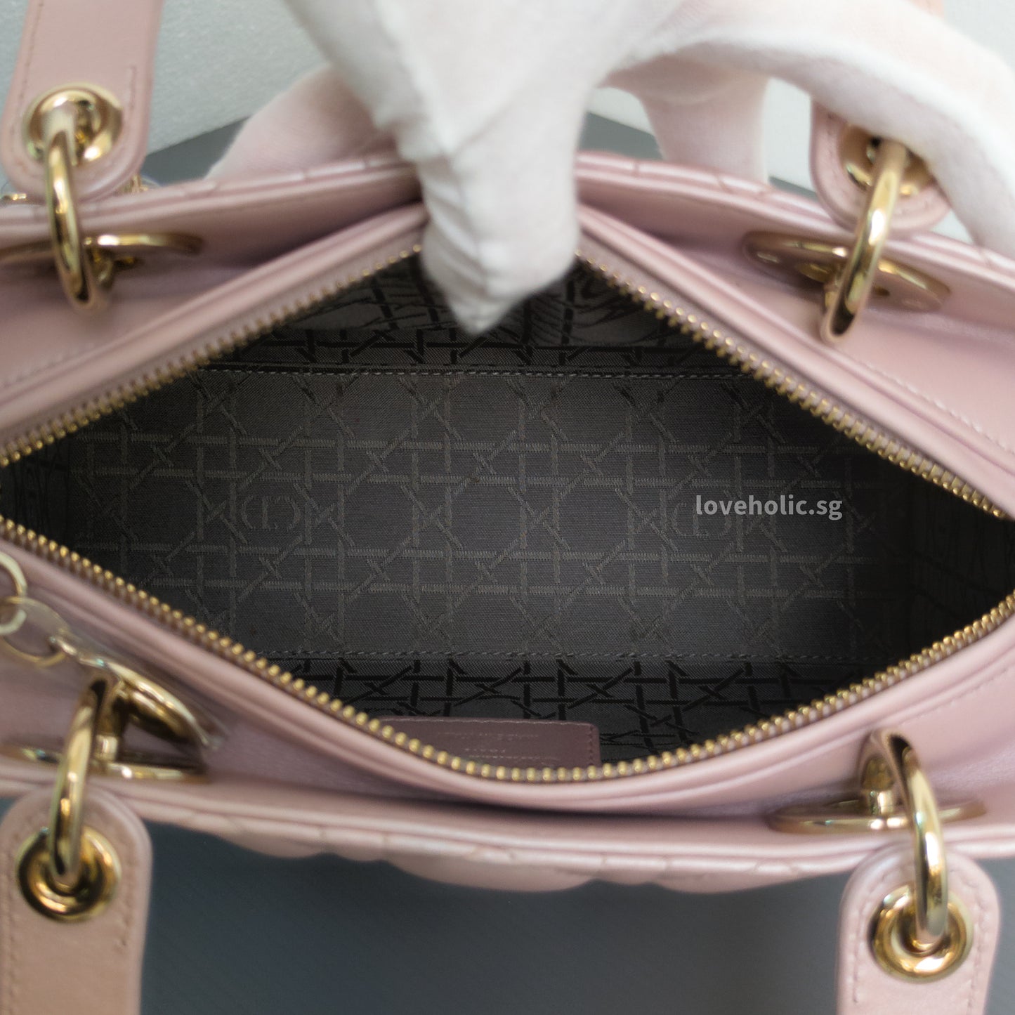 Dior Lady Dior Medium | Pearlescent Lotus Pink Lambskin Light Gold Hardware-details