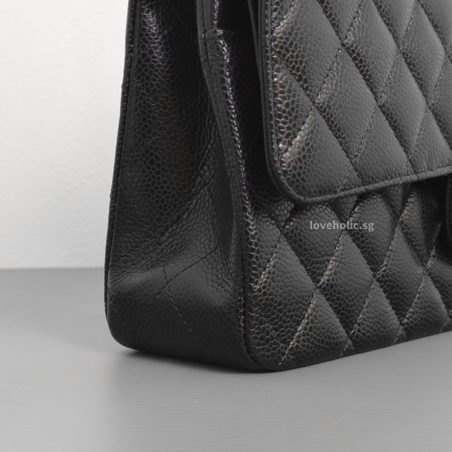 Chanel Classic Flap Medium | Black Caviar Gold Hardware-details