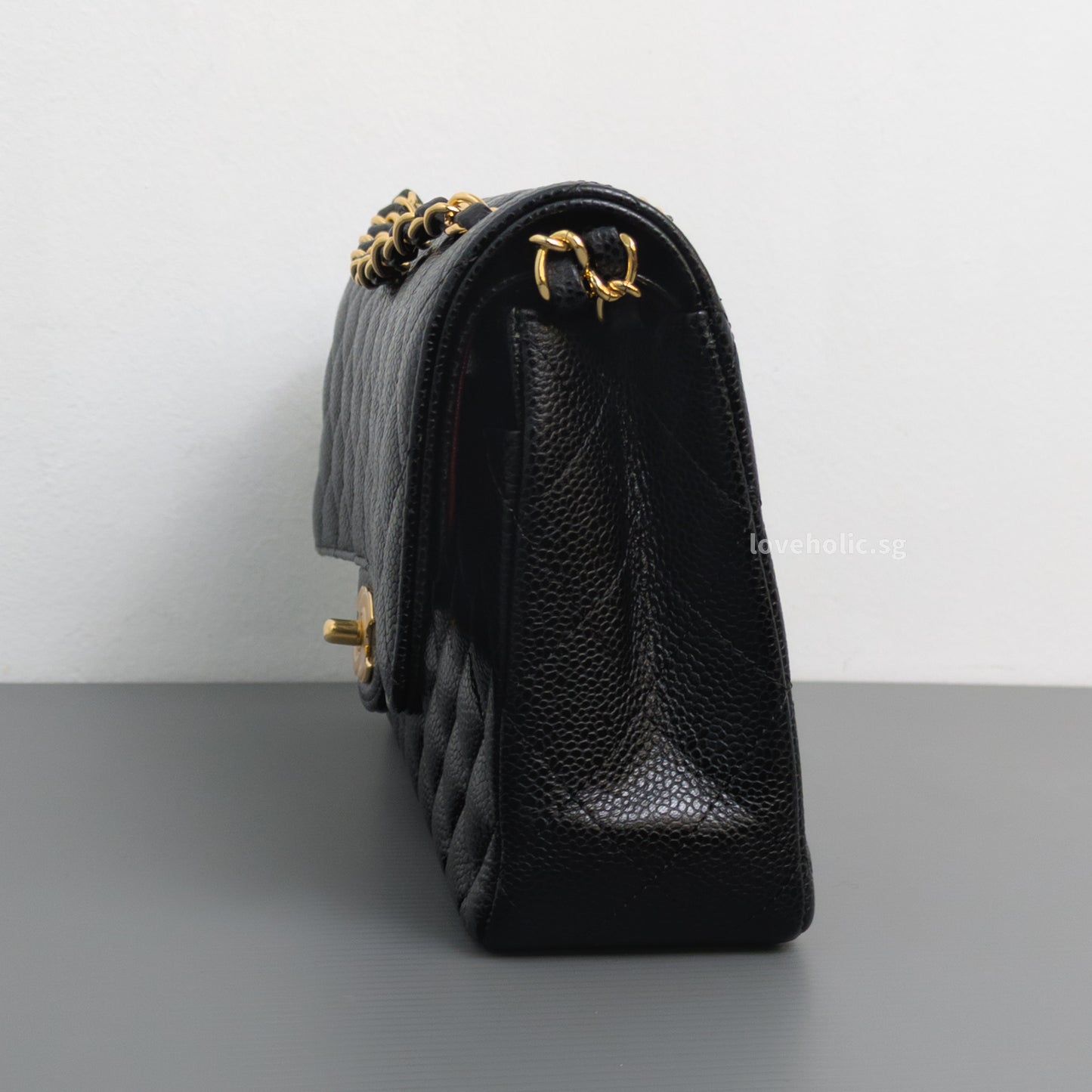 Classic Flap Medium | Black Caviar Gold Hardware