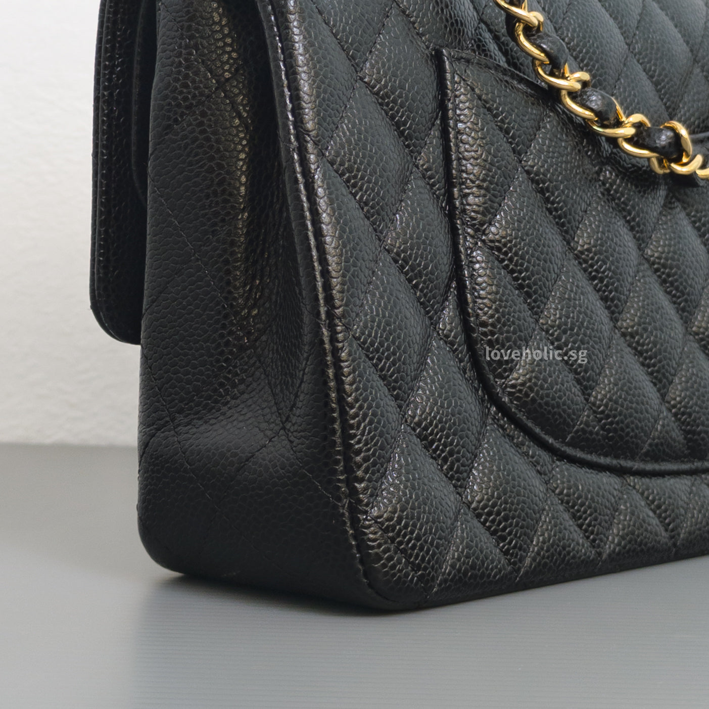 Chanel Classic Flap Medium | Black Caviar Gold Hardware-details