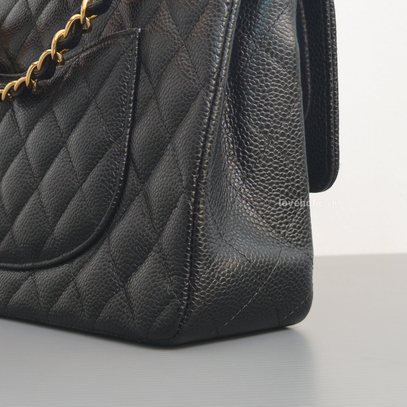 Chanel Classic Flap Medium | Black Caviar Gold Hardware-details