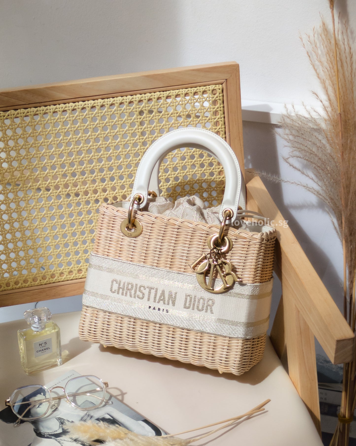 Dior Lady Dior Medium | Beige Oblique Natural Wicker Brushed Gold Hardware-front