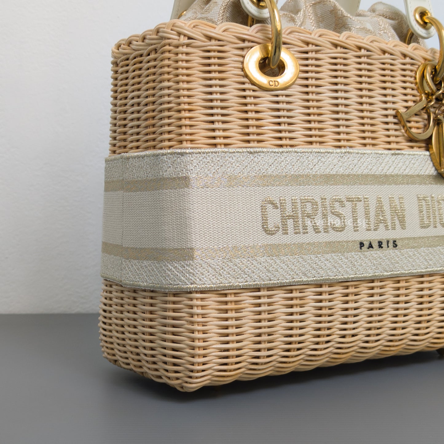 Dior Lady Dior Medium | Beige Oblique Natural Wicker Brushed Gold Hardware-details