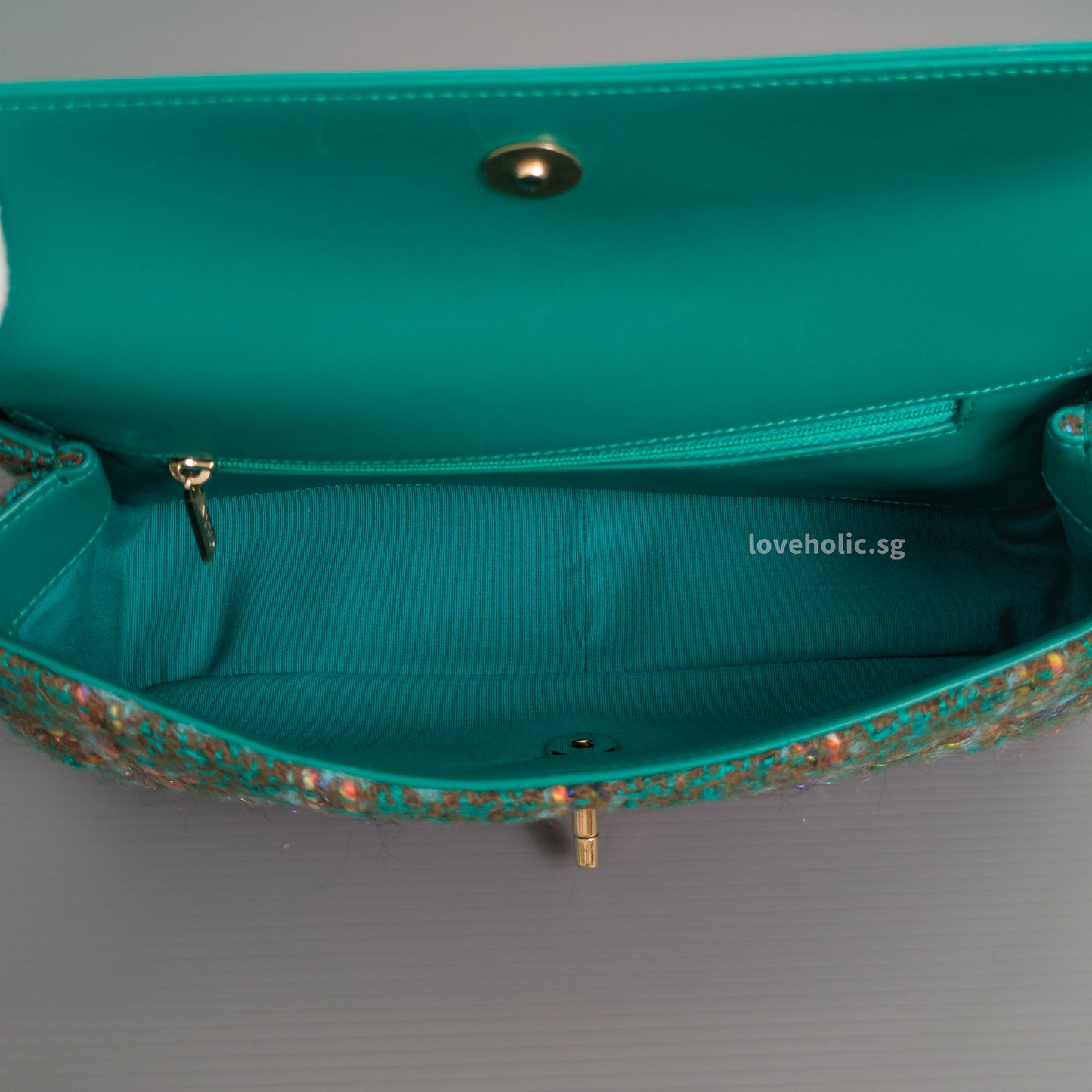 Chanel Flap Bag Metiers d'Art | Paris-Dakar Green Tweed Gold Hardware-details