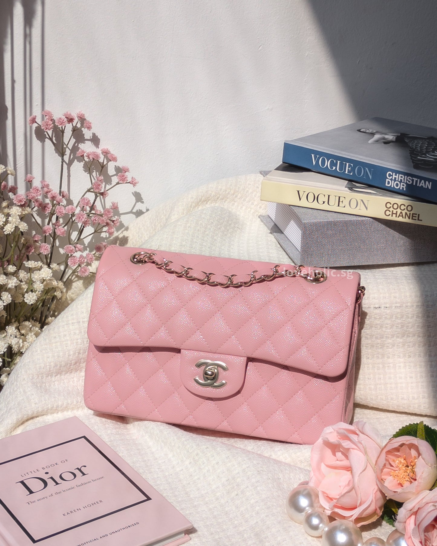 Classic Flap Small | 22C Sakura Pink Caviar Light Gold Hardware