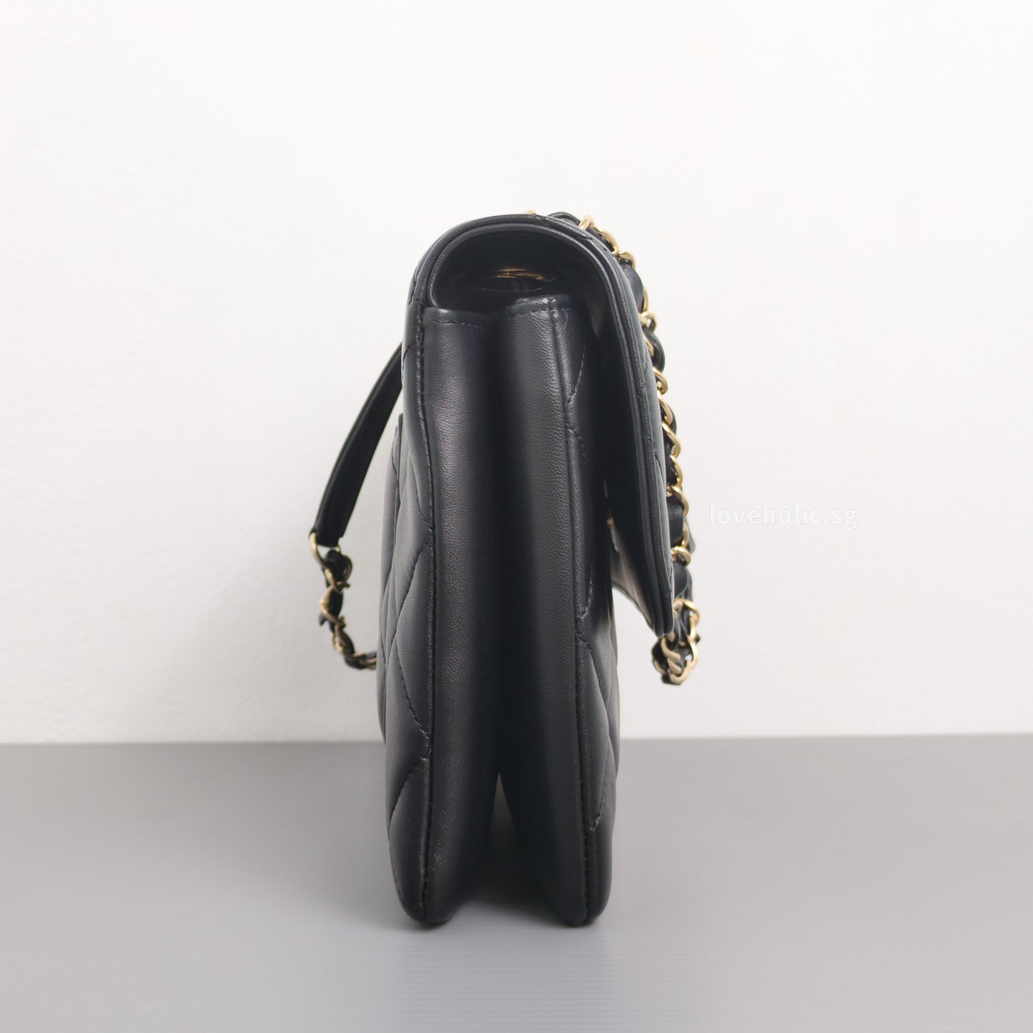 Chanel Trendy CC Flap Bag | Black Lambskin Light Gold Hardware-details