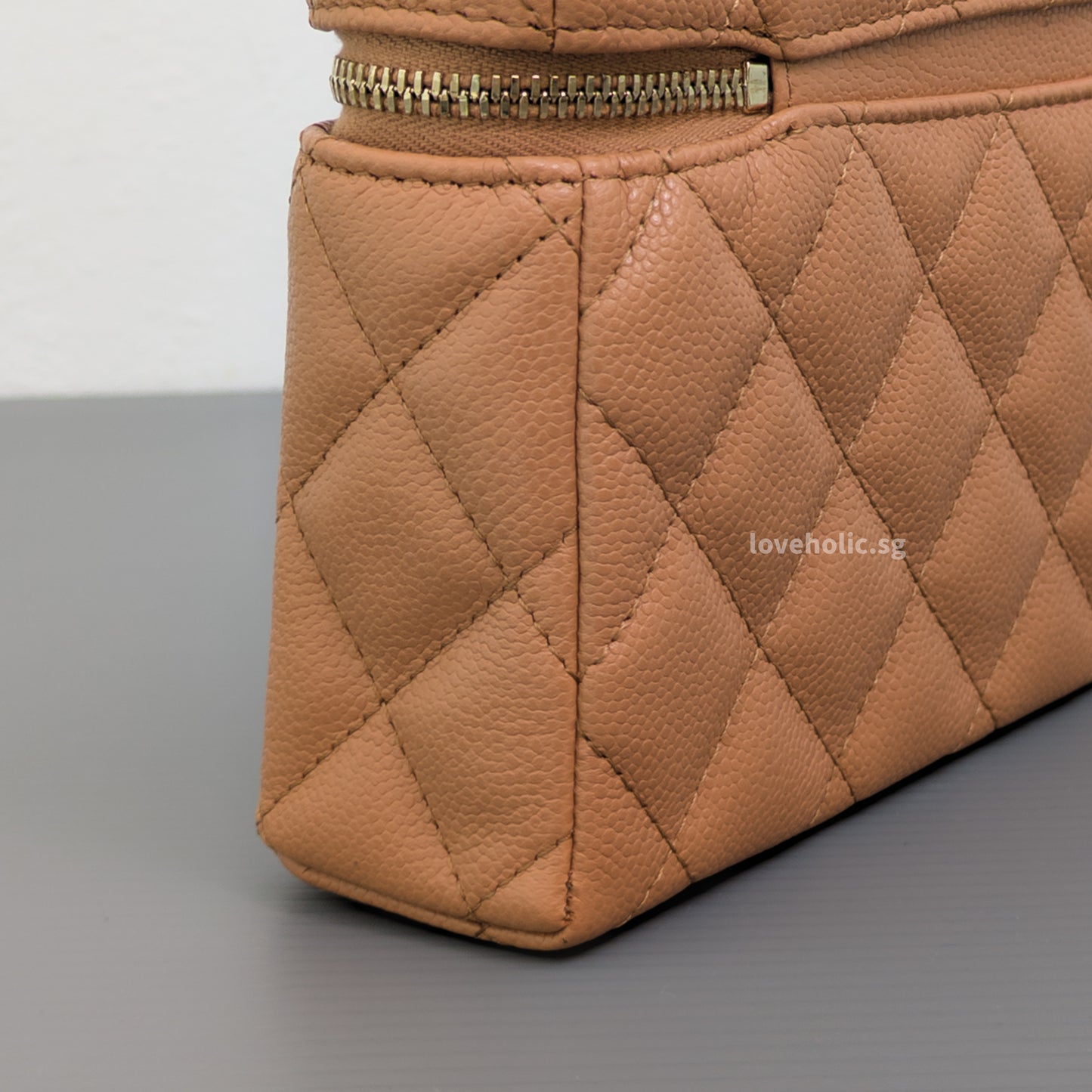 Chanel Top Handle Vanity On Chain LP | 25B Caramel Caviar Light Gold Hardware-details