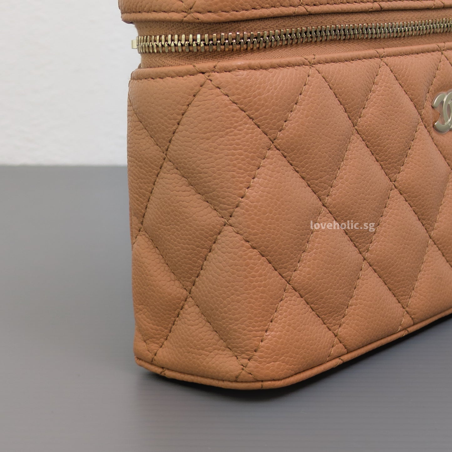 Chanel Top Handle Vanity On Chain LP | 25B Caramel Caviar Light Gold Hardware-details
