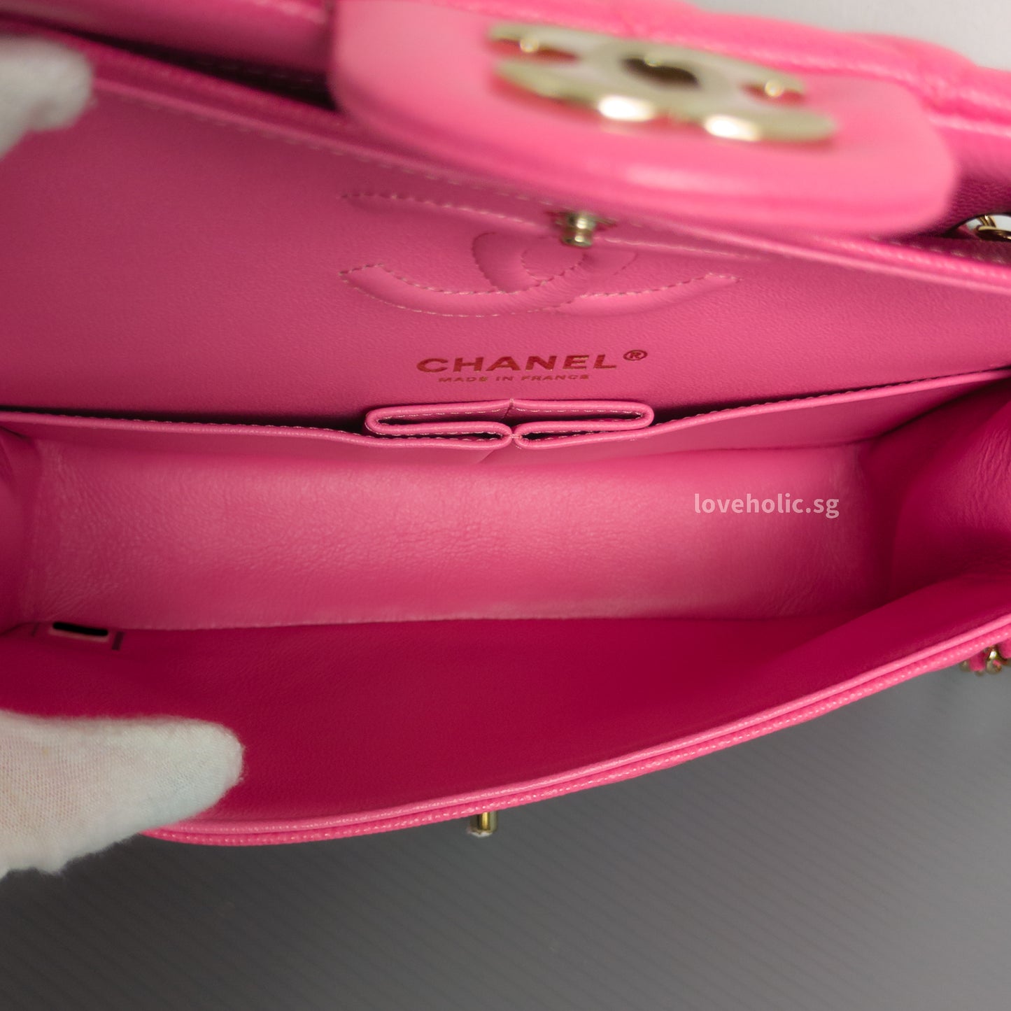 Classic Flap Small | 20S Bubblegum Pink Caviar Light Gold Hardware