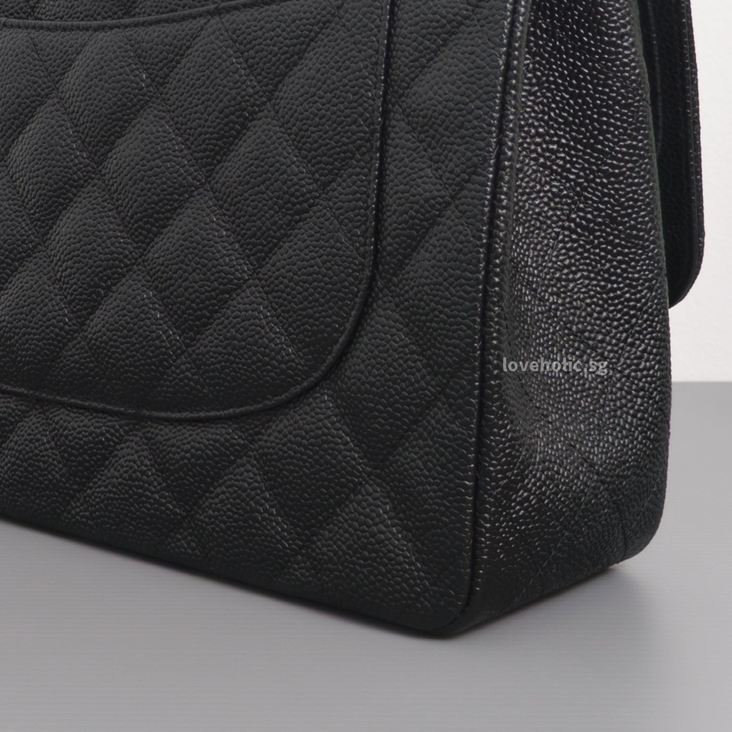 Chanel Classic Flap Jumbo | Black Caviar Gold Hardware-details