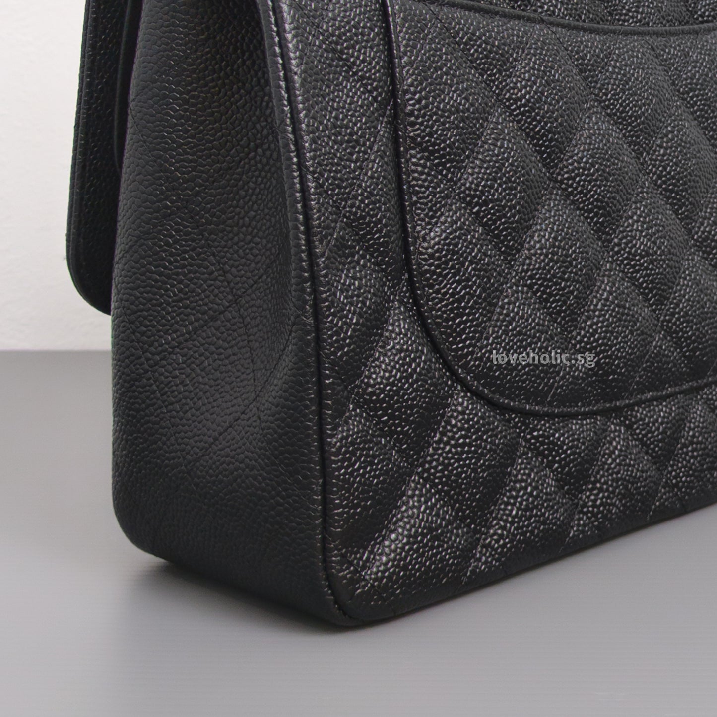 Chanel Classic Flap Jumbo | Black Caviar Gold Hardware-details