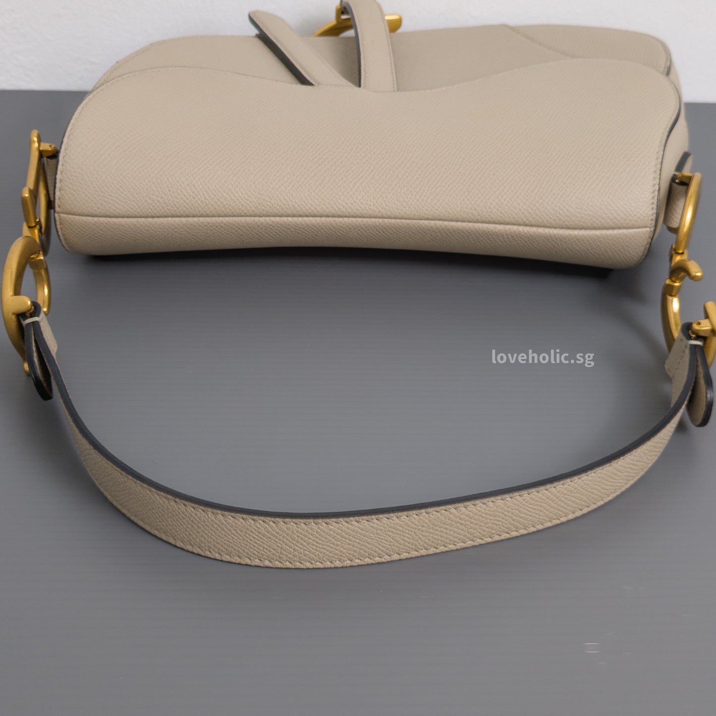 Dior Saddle Beige Grained Calfskin Brushed Gold Hardware-details