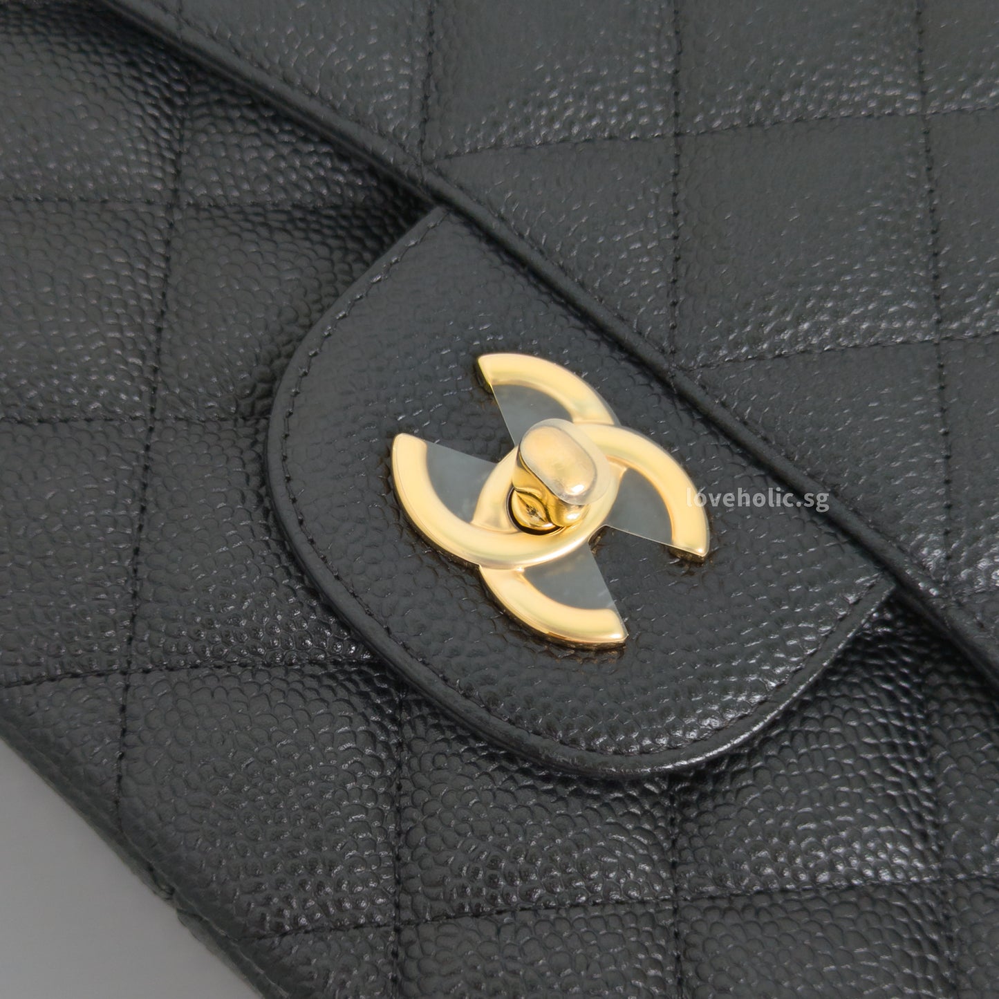 Chanel Classic Flap Jumbo | Black Caviar Gold Hardware-details