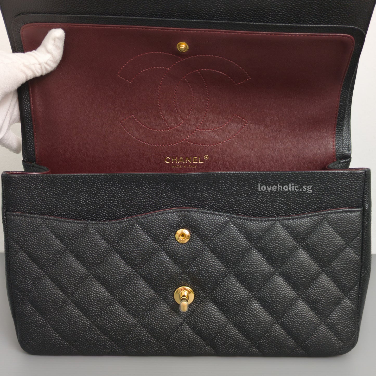 Chanel Classic Flap Jumbo | Black Caviar Gold Hardware-details