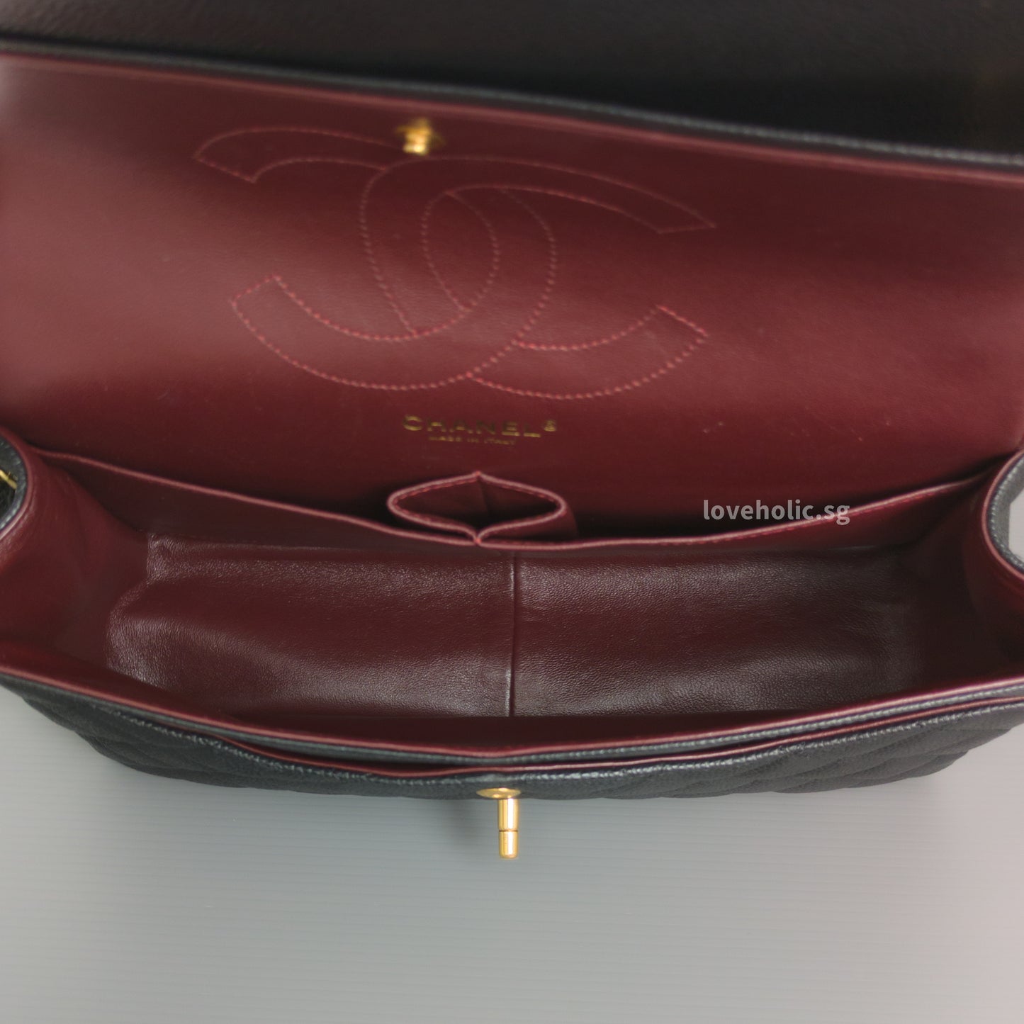 Chanel Classic Flap Jumbo | Black Caviar Gold Hardware-details