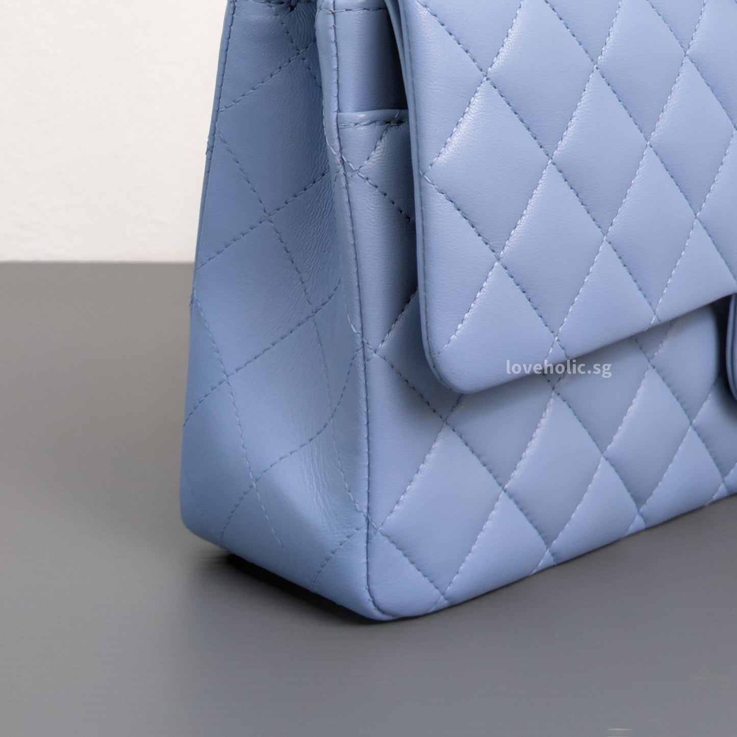 Chanel Classic Flap Medium | 21C Sky Blue Lambskin Light Gold Hardware-details