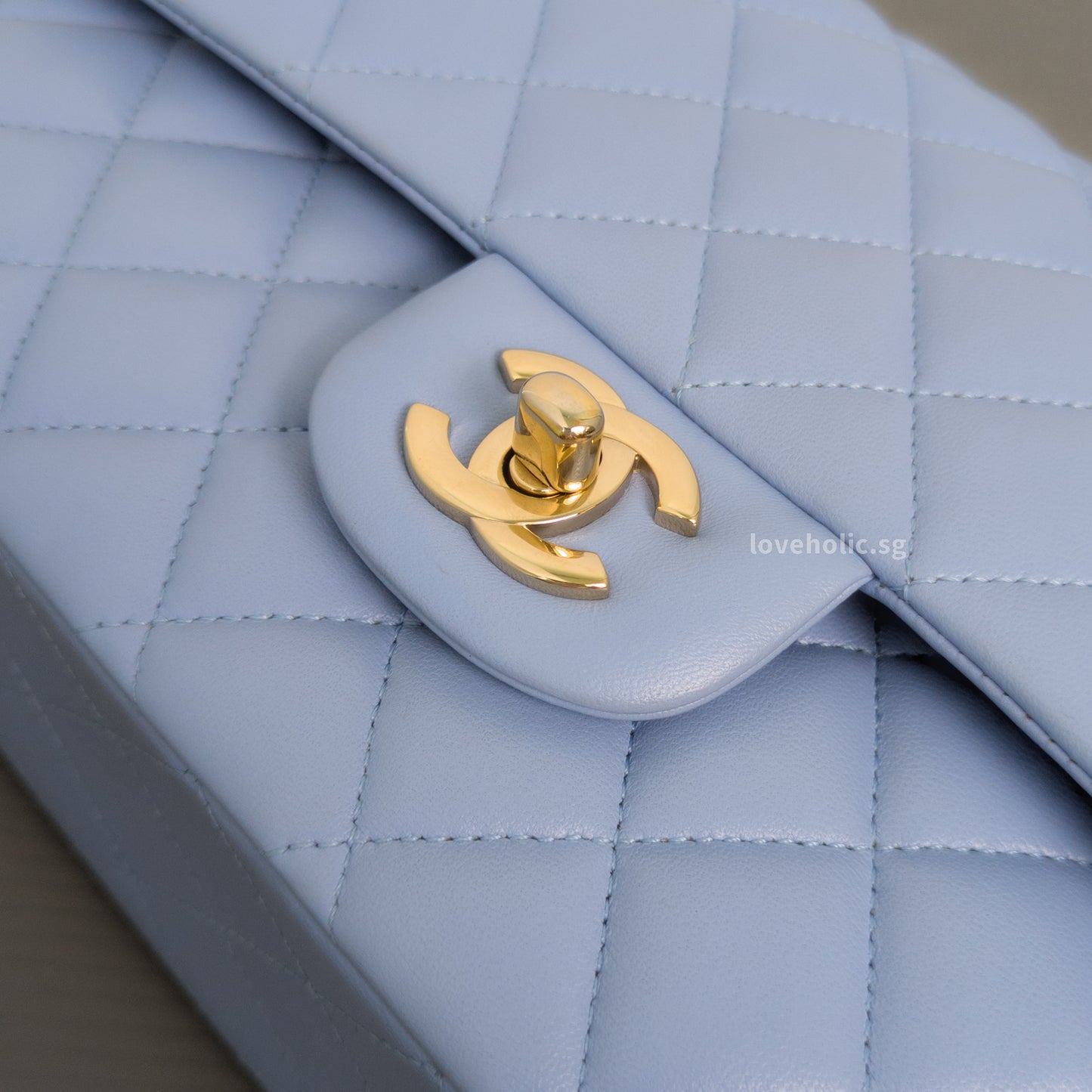 Chanel Classic Flap Medium | 21C Sky Blue Lambskin Light Gold Hardware-details