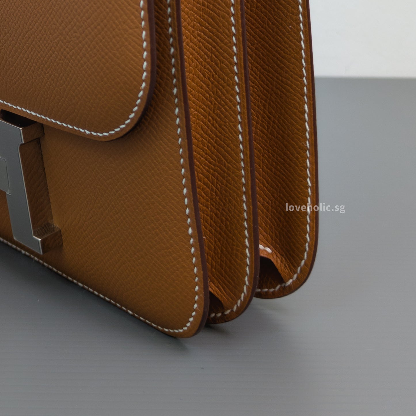 Hermes Constance 18 Mini | Gold Epsom Palladium Hardware-details