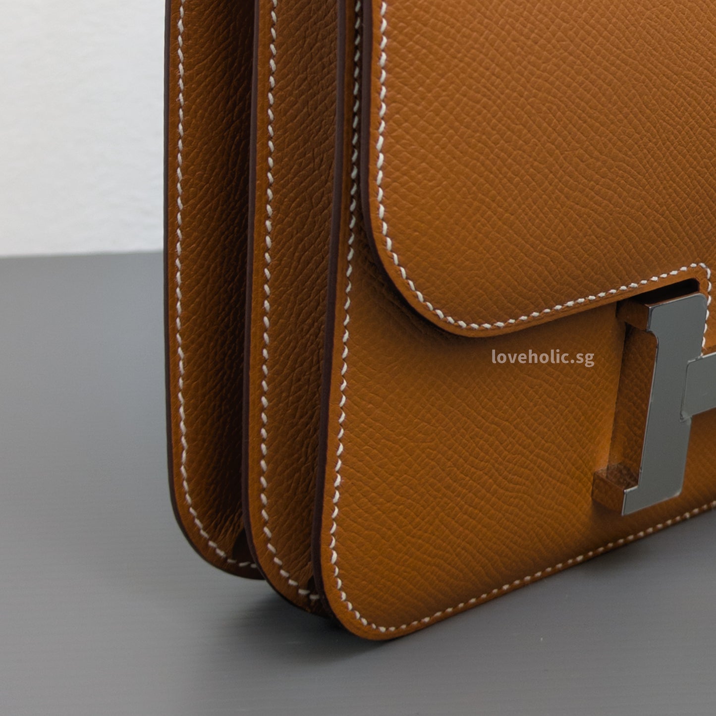 Hermes Constance 18 Mini | Gold Epsom Palladium Hardware-details