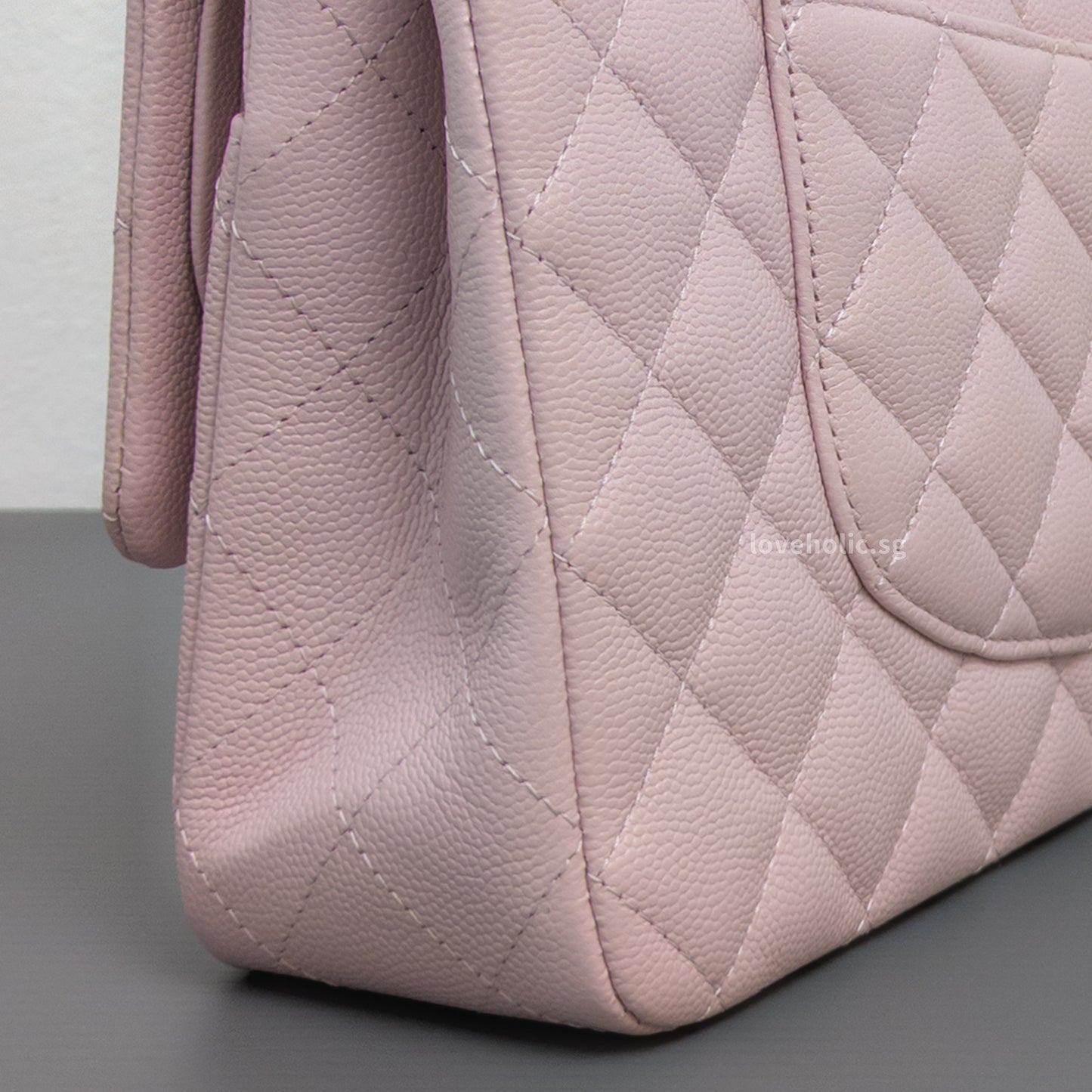 Chanel Classic Flap Medium | 21C Rose Claire Caviar Light Gold Hardware-details