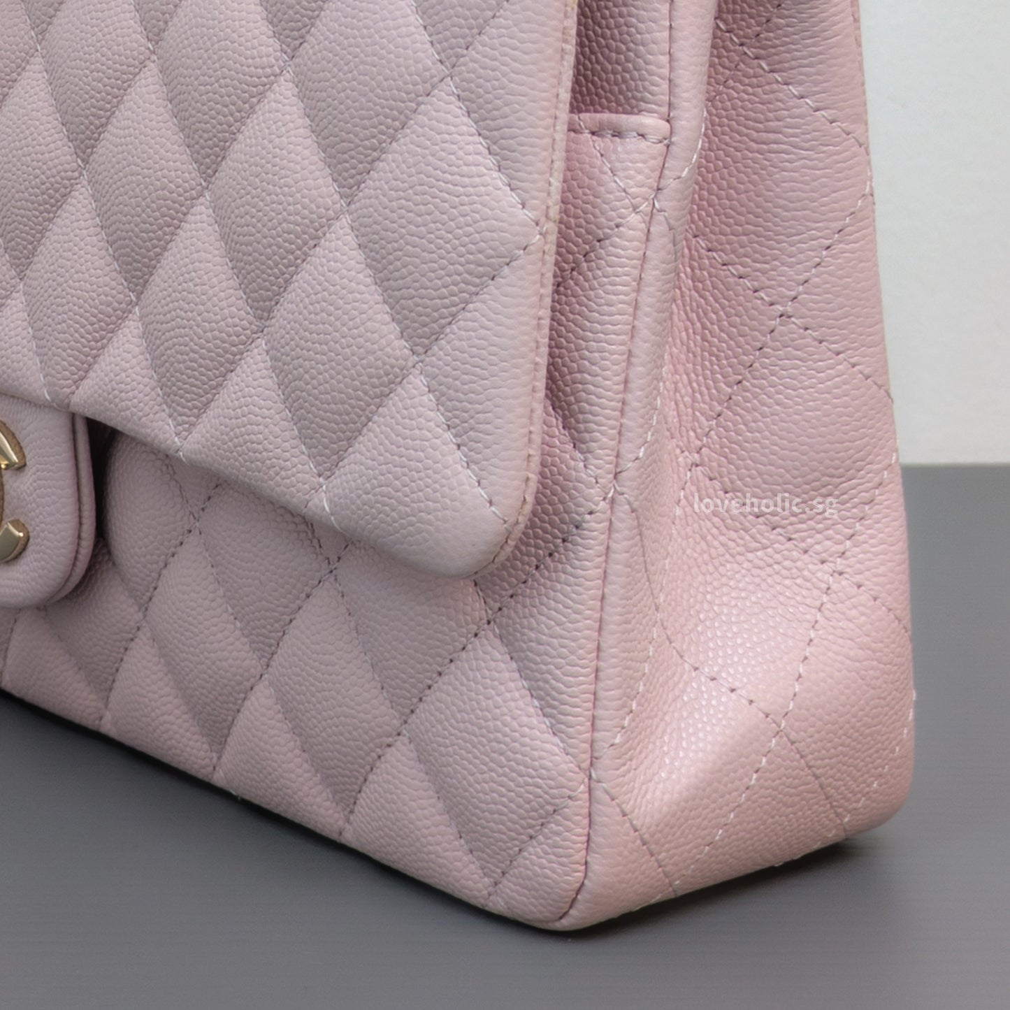 Chanel Classic Flap Medium | 21C Rose Claire Caviar Light Gold Hardware-details