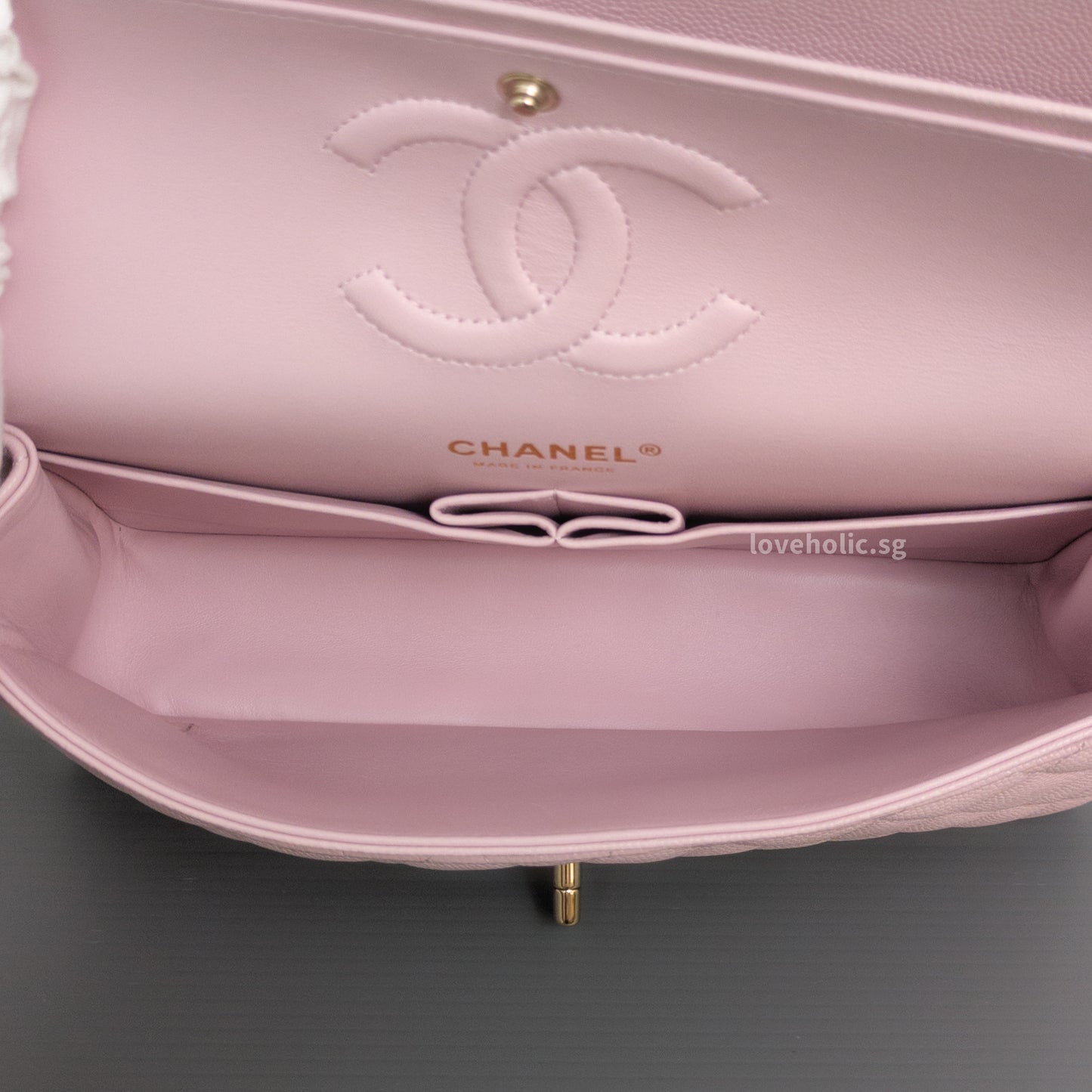 Chanel Classic Flap Medium | 21C Rose Claire Caviar Light Gold Hardware-details