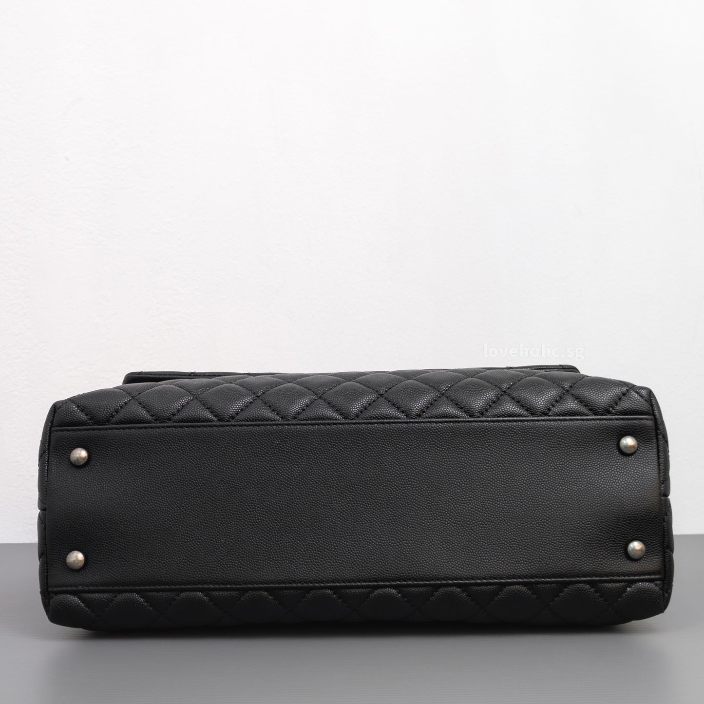 Chanel Coco Handle Large with Lizard Handle | Black Caviar Ruthenium Hardware-details
