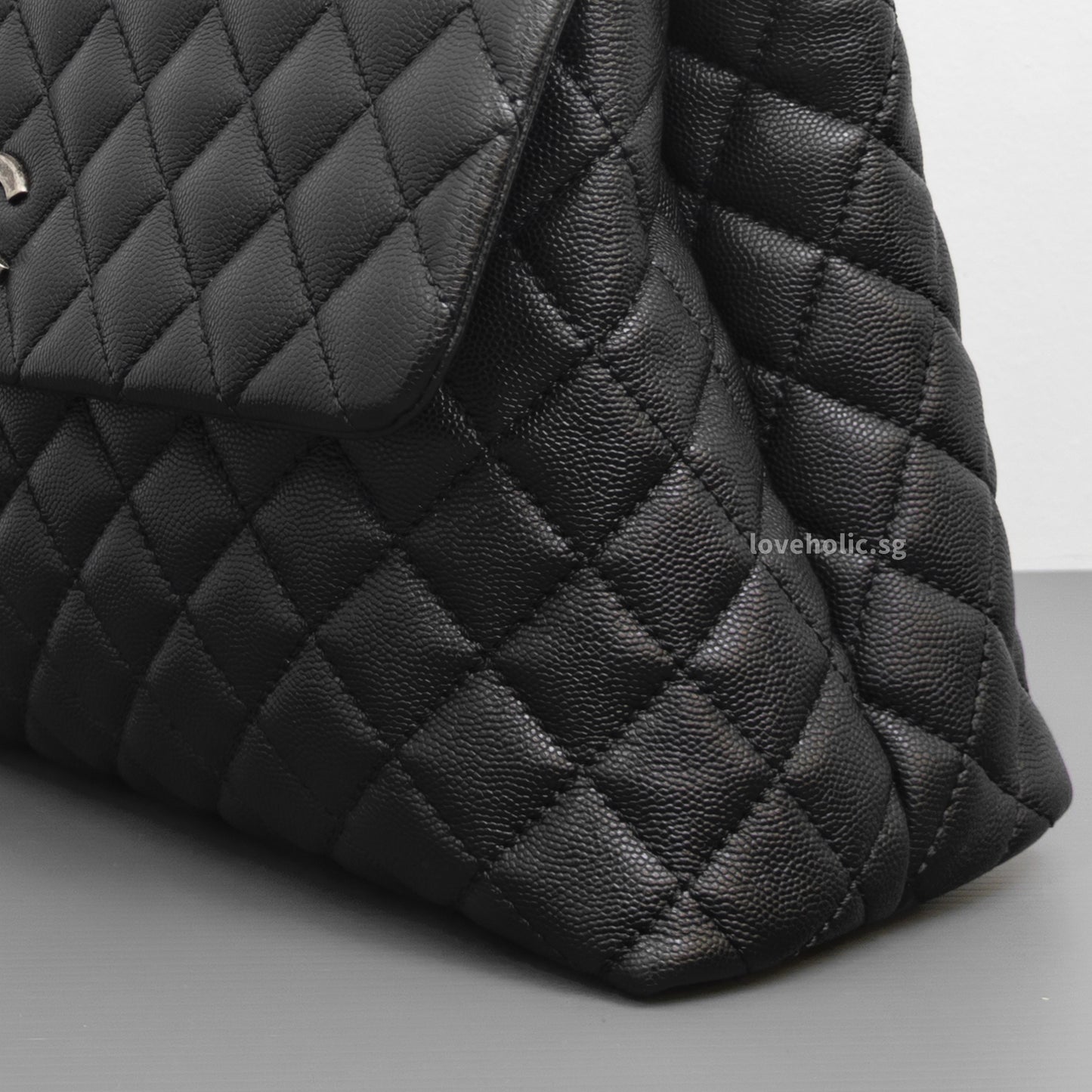 Chanel Coco Handle Large with Lizard Handle | Black Caviar Ruthenium Hardware-details