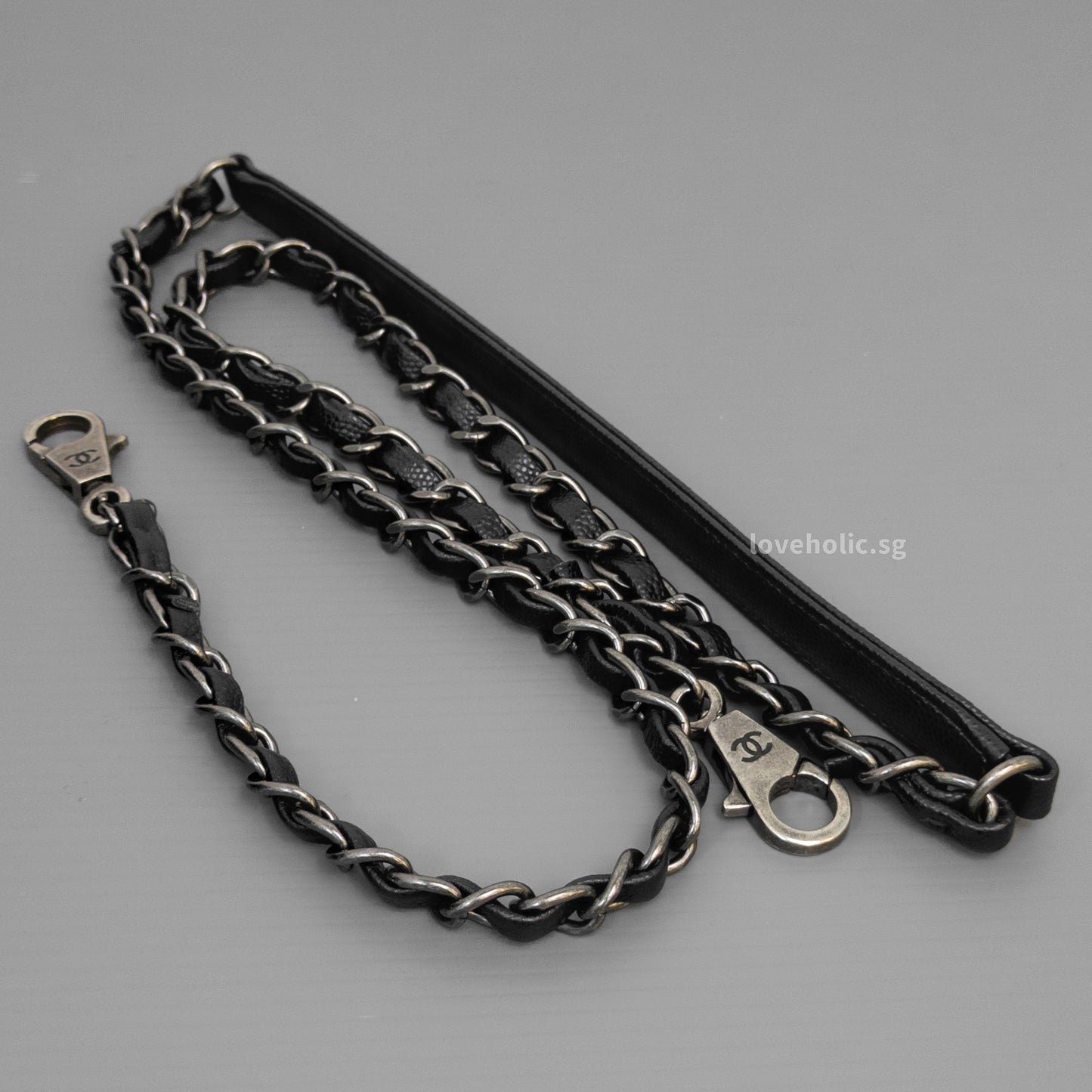 Chanel Coco Handle Large with Lizard Handle | Black Caviar Ruthenium Hardware-details