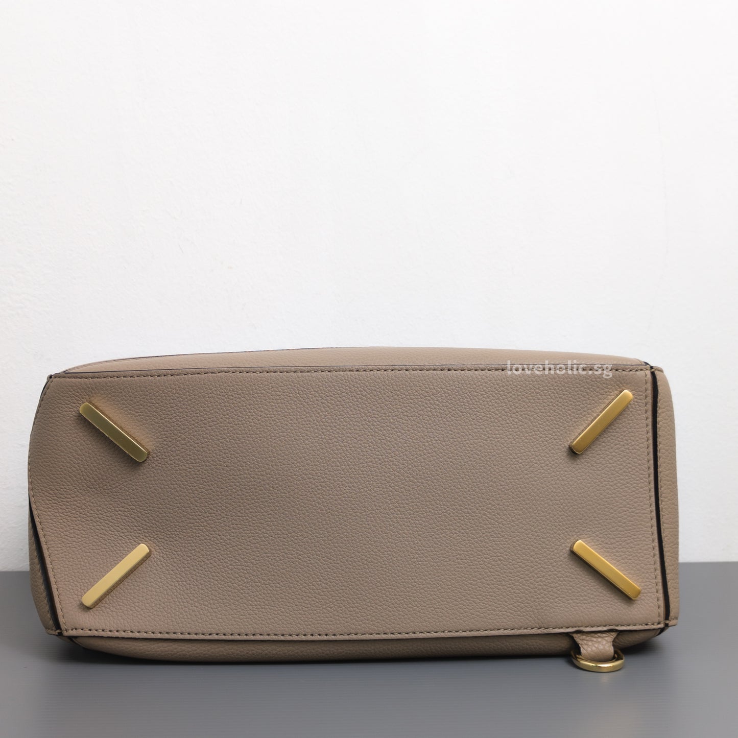 Loewe Puzzle Medium | Sand/ Mink Calfskin Gold Hardware-details