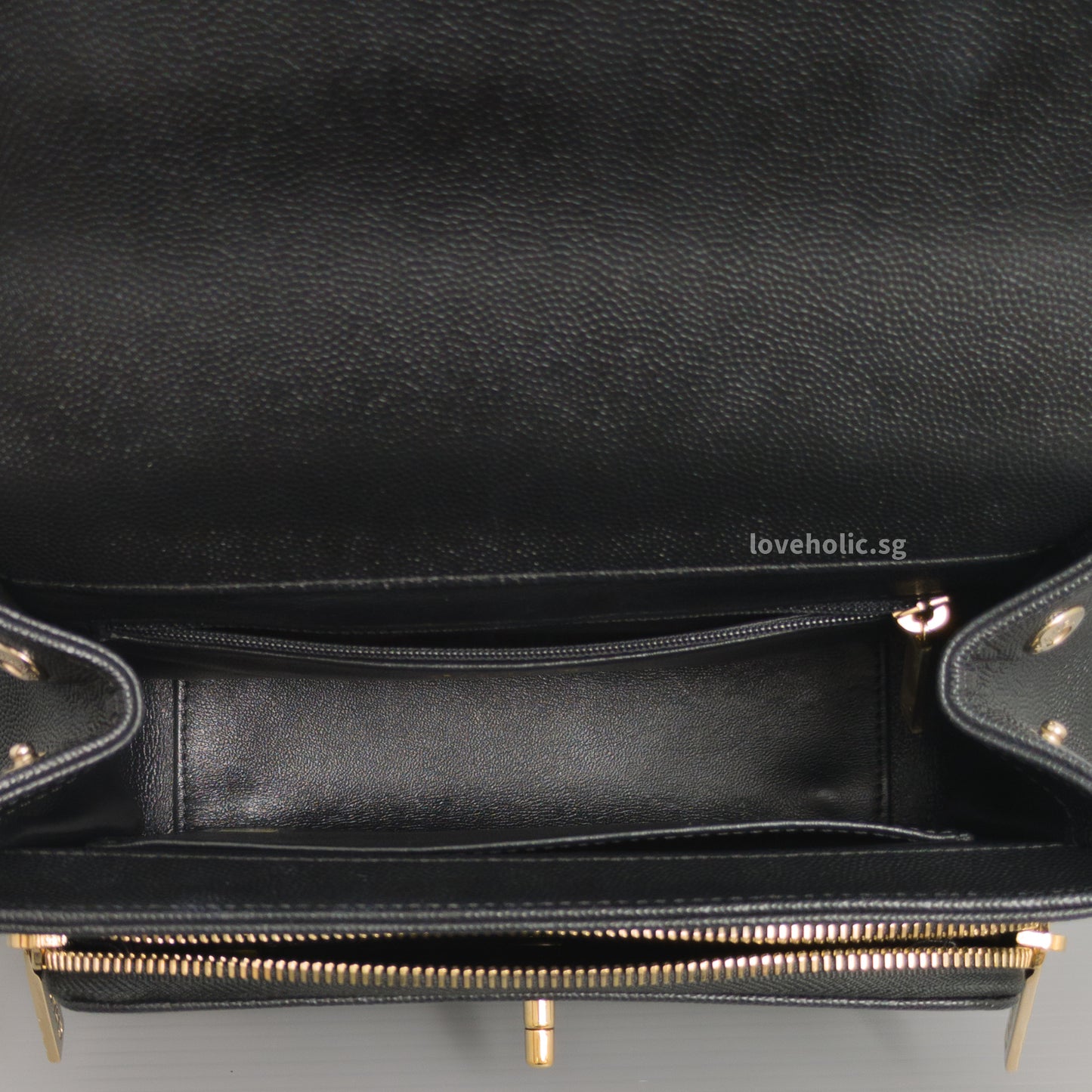 Chanel Business Affinity Flap Bag with Handle Medium | Black Caviar Light Gold Hardware-details