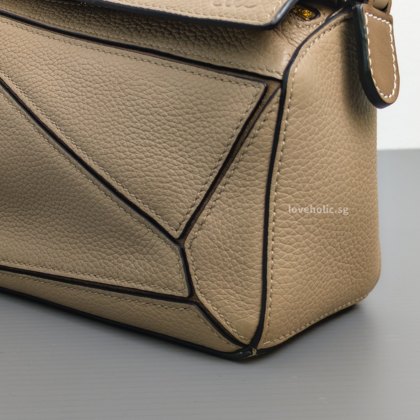 Loewe Puzzle Mini | Sand/ Mink Calfskin Gold Hardware-details
