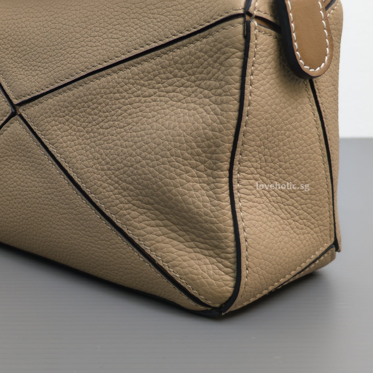 Loewe Puzzle Mini | Sand/ Mink Calfskin Gold Hardware-details
