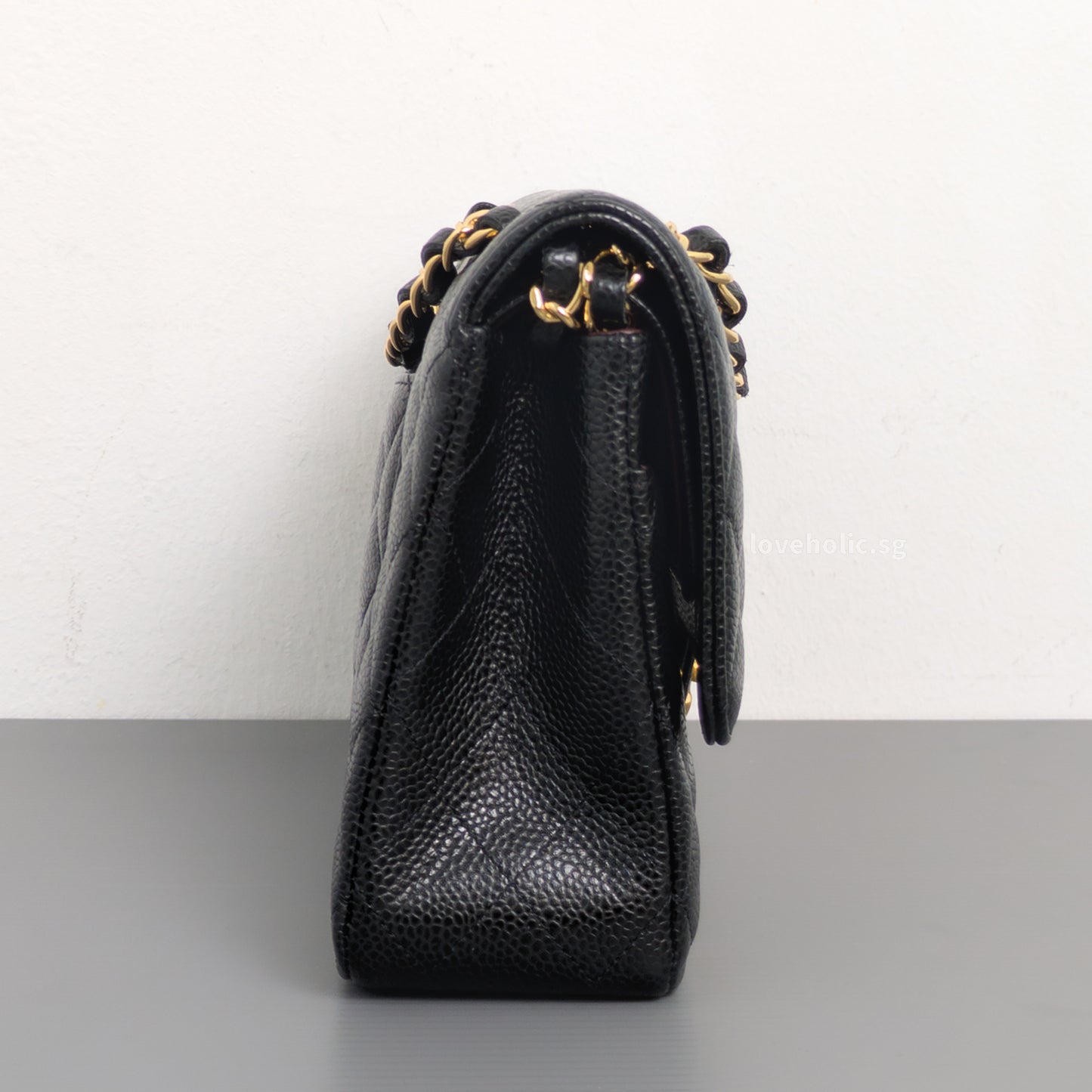 Chanel Classic Flap Medium | Black Caviar Gold Hardware-details
