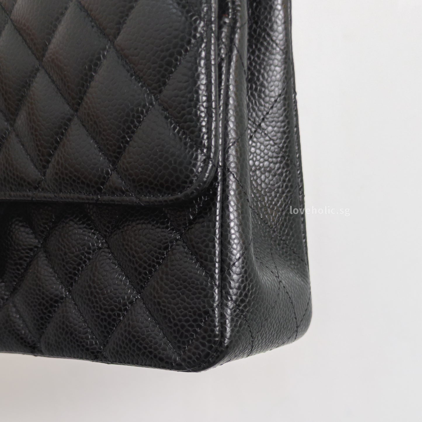 Chanel Classic Flap Medium | Black Caviar Gold Hardware-details