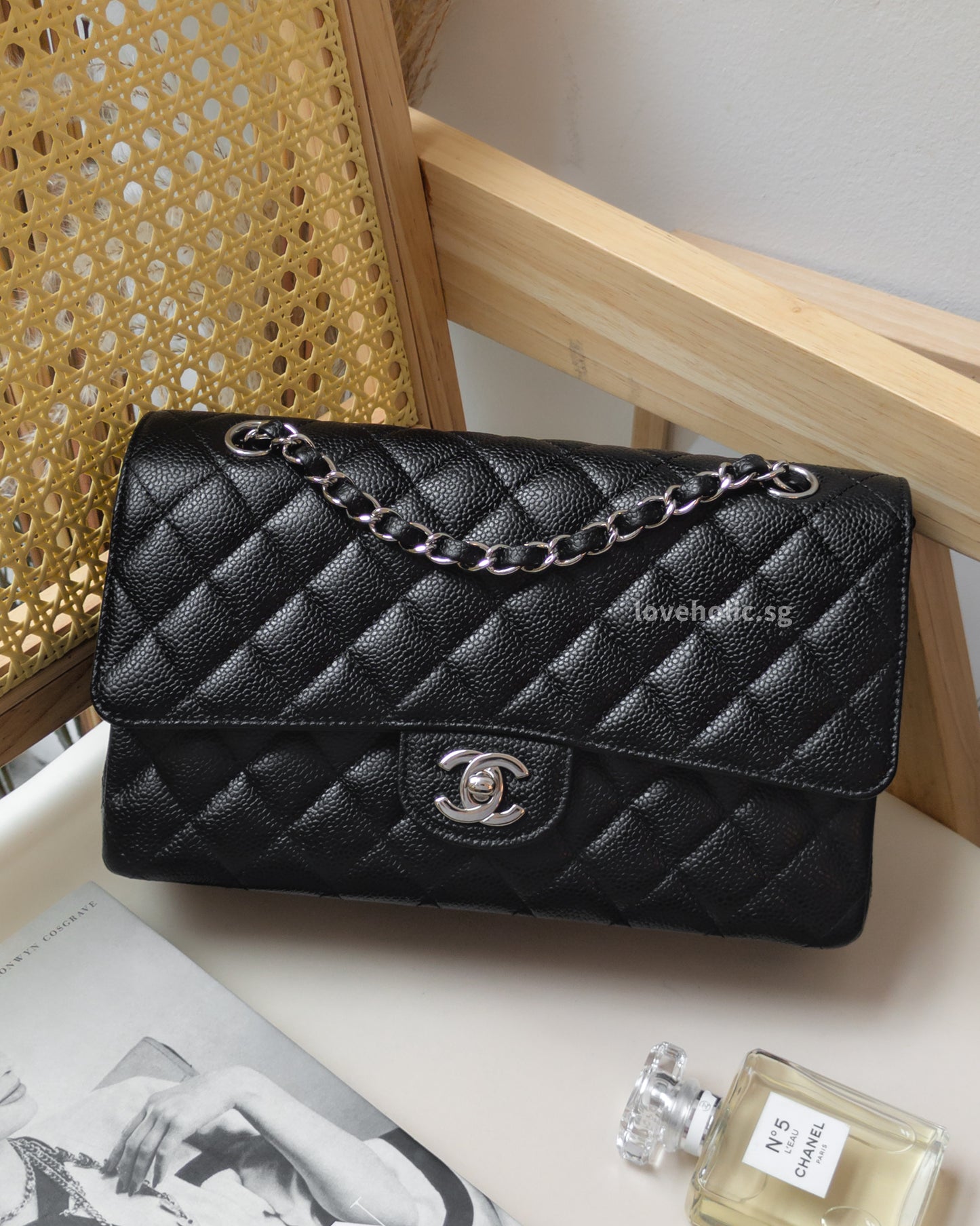 Chanel Classic Flap Medium | Black Caviar Silver Hardware-front