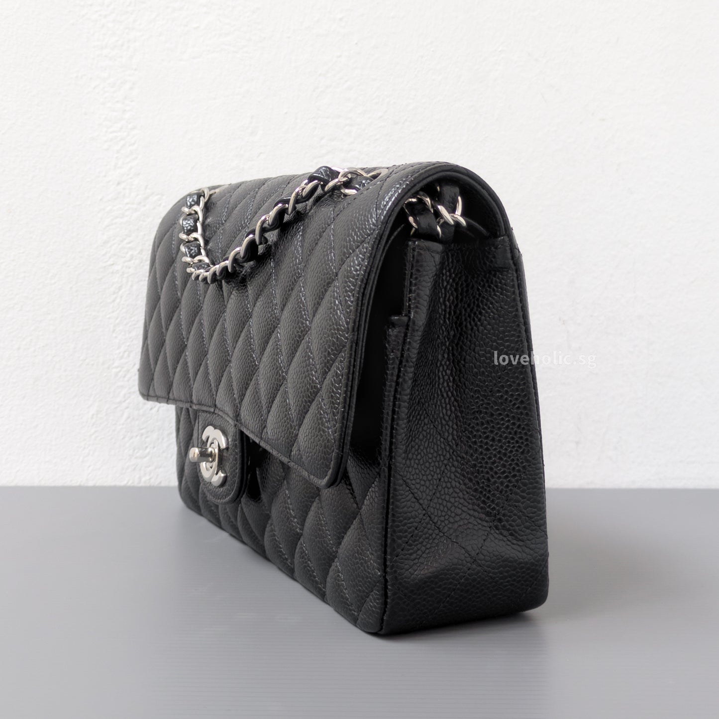 Chanel Classic Flap Medium | Black Caviar Silver Hardware-side